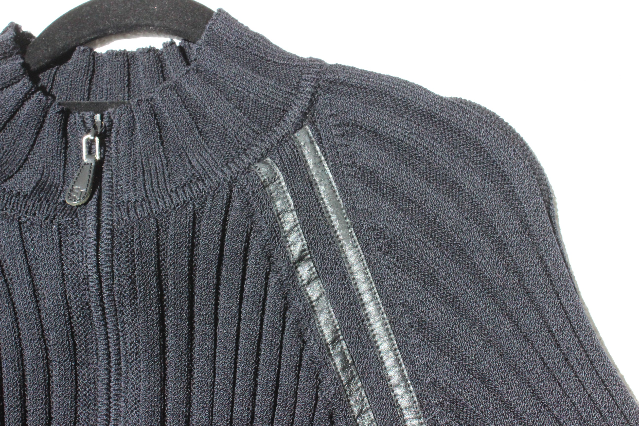 FRENCH COLLECTION 90s St John Sport Luxury Ribbed Zip Front Knit