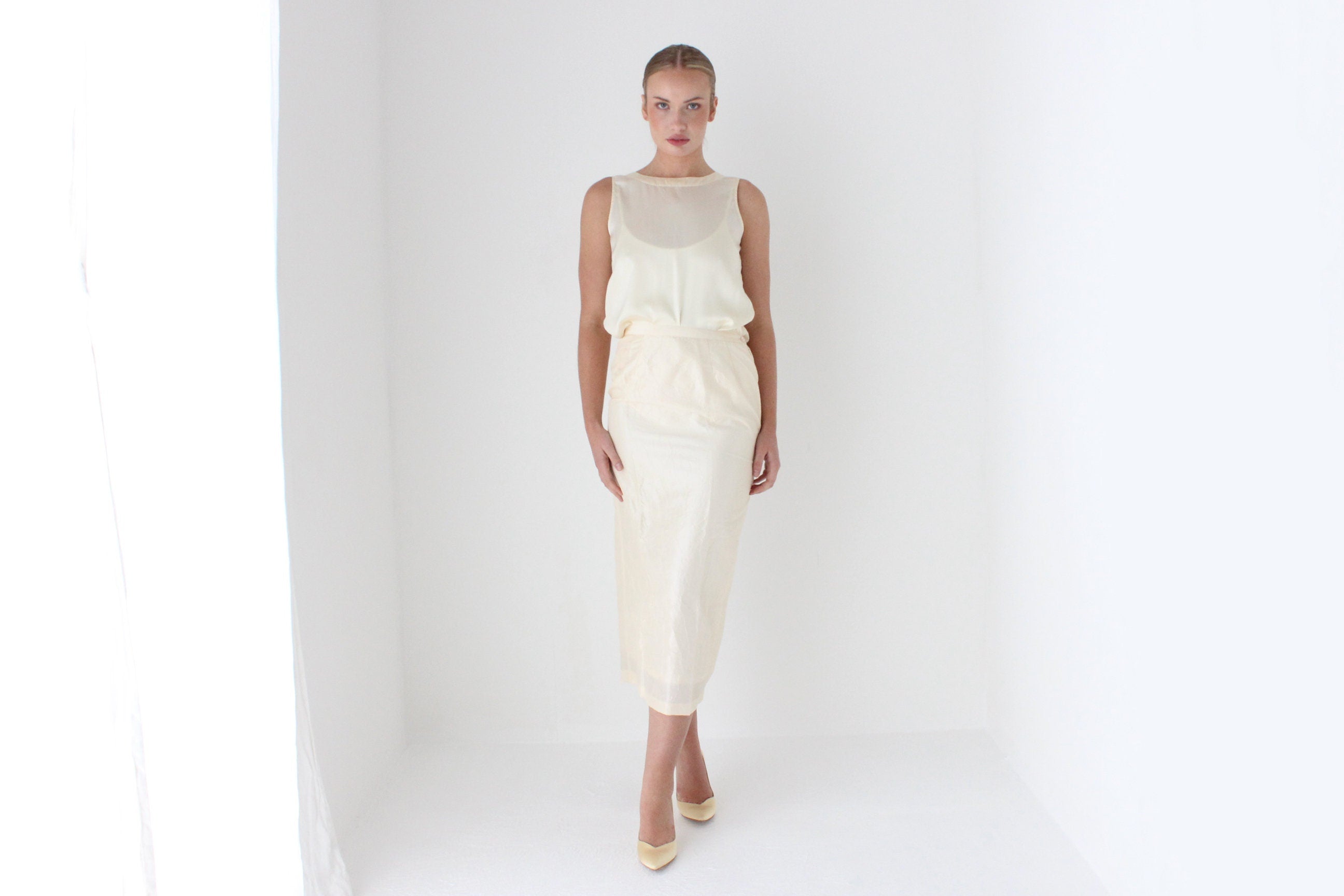 90s Cream Crinkle Taffeta Column Skirt