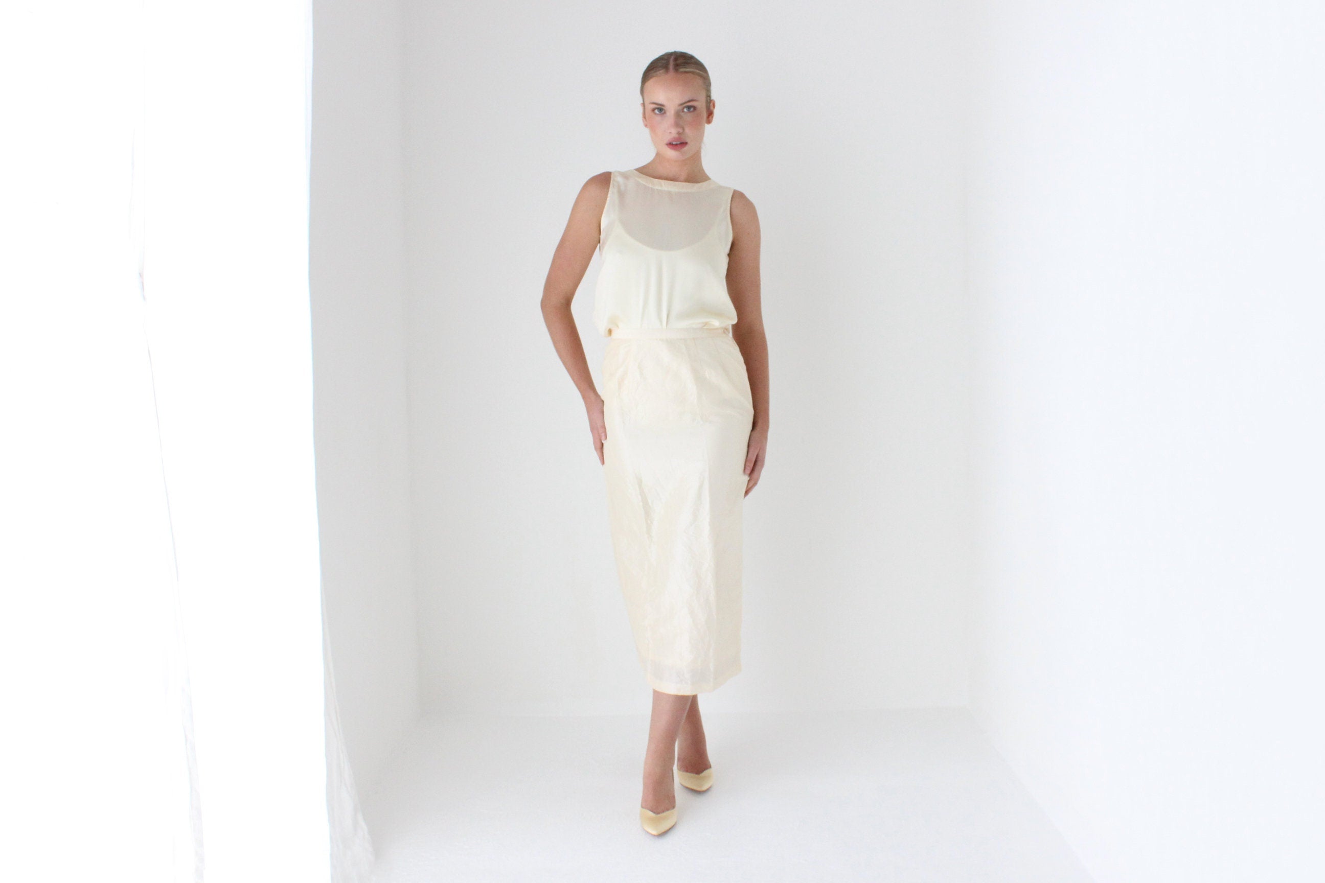 90s Cream Crinkle Taffeta Column Skirt