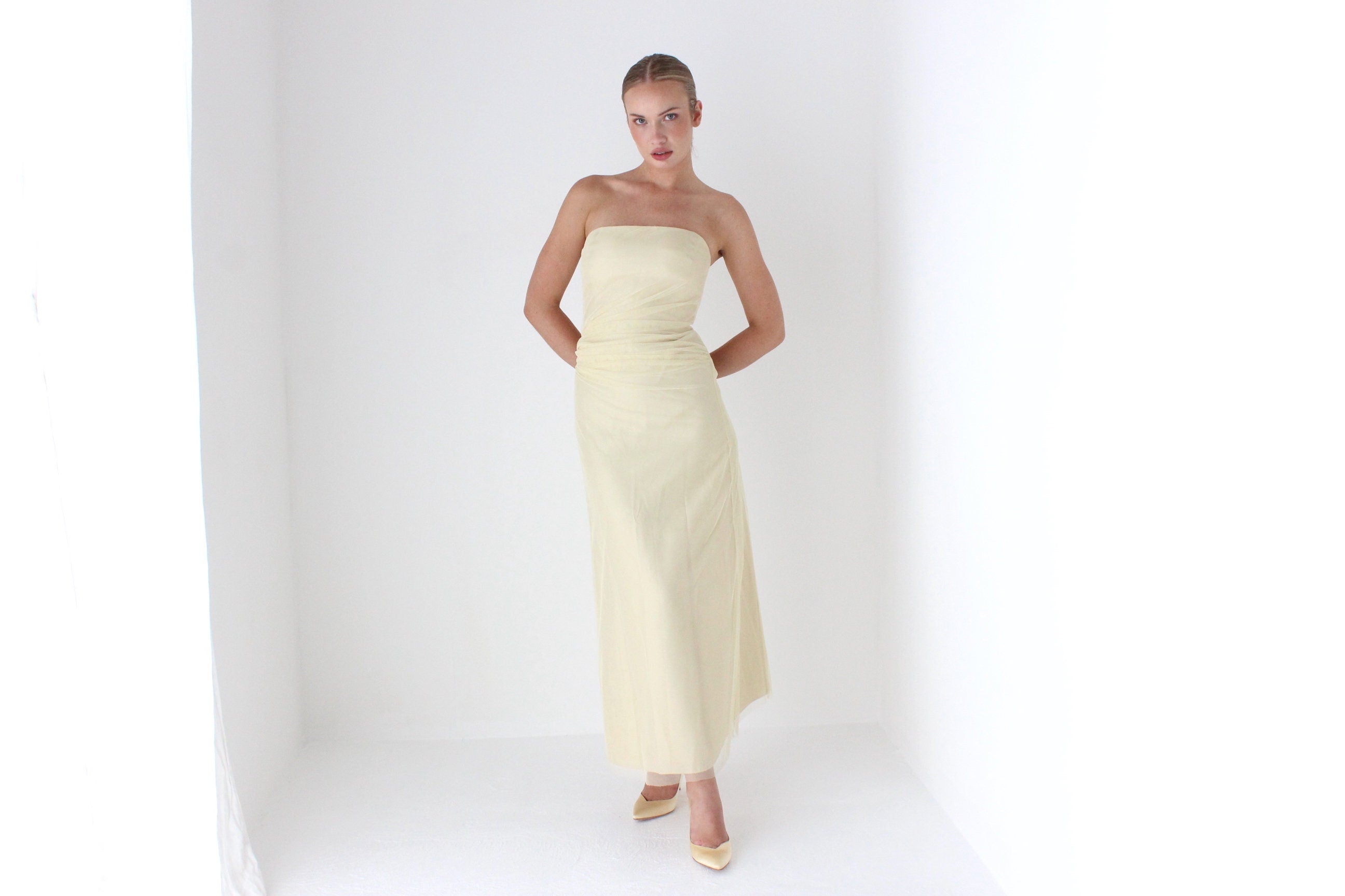 1990s VERA WANG Strapless Gathered Tulle Wedding Gown