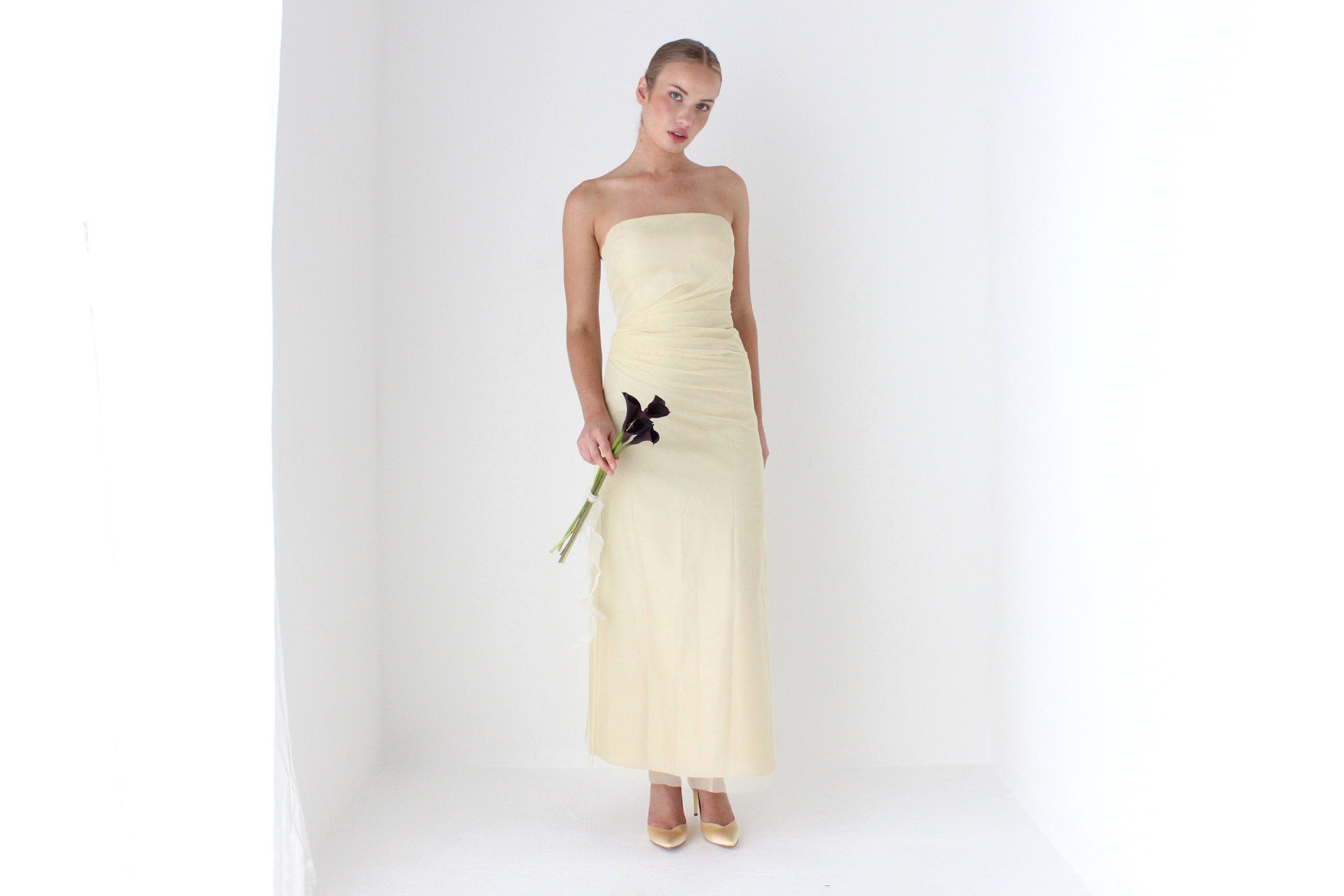 1990s VERA WANG Strapless Gathered Tulle Wedding Gown