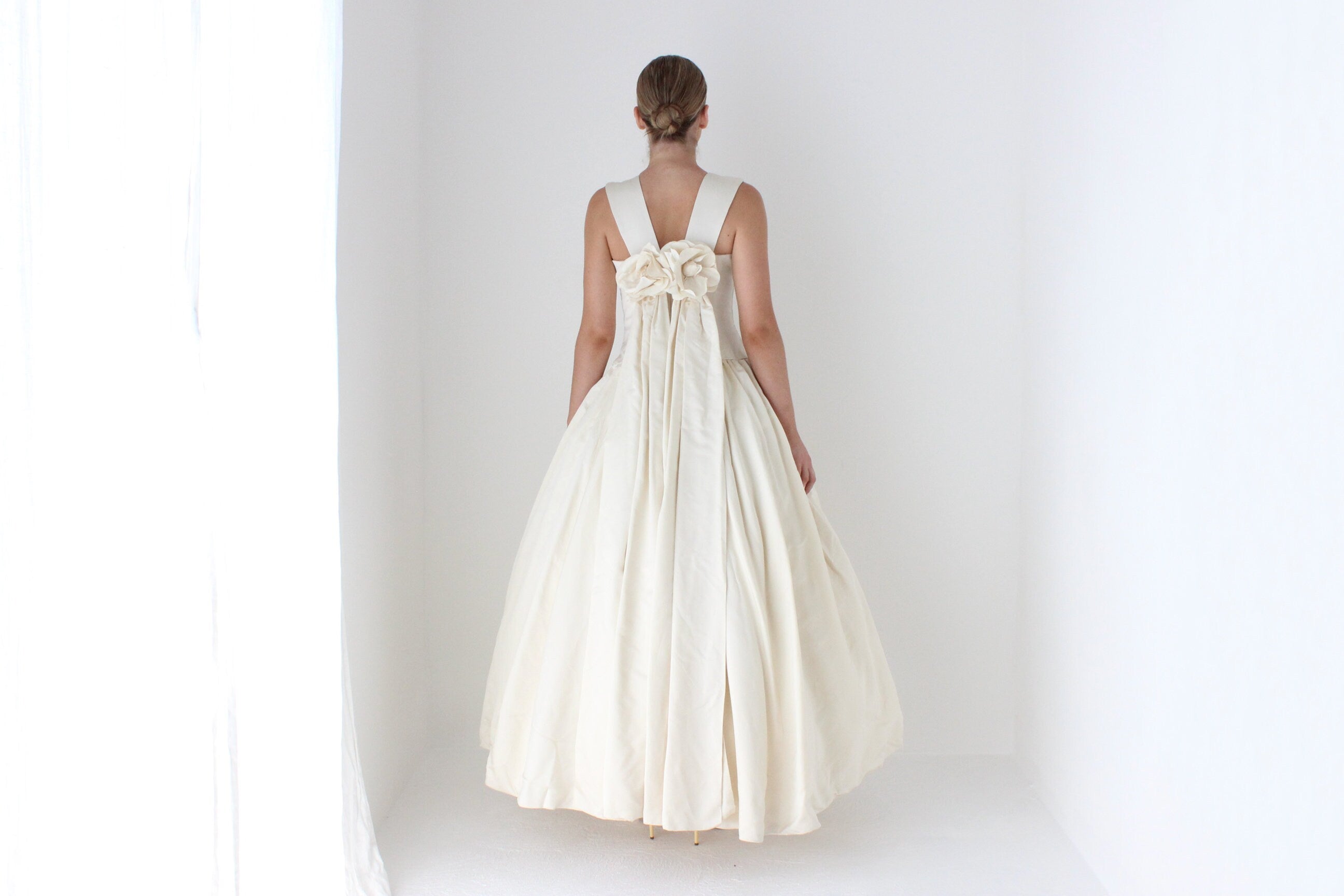 1990s Vintage Amsale Bridal Couture Cream Satin Wedding Gown w/ 3D Rosette Flowers