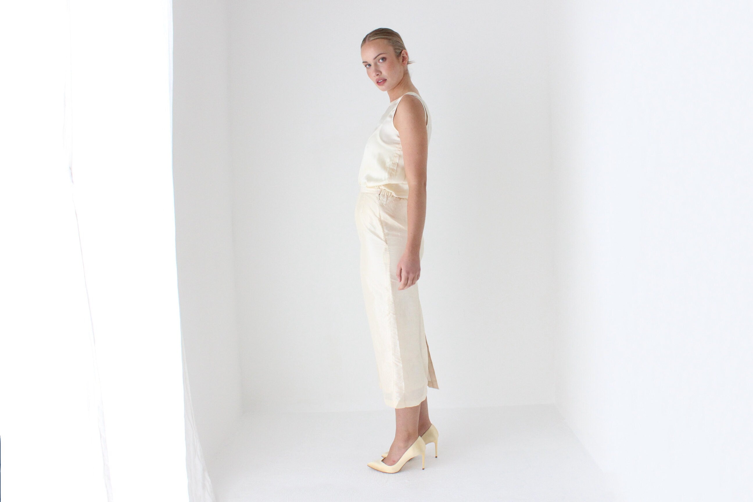 90s Pure Silk Sleeveless Tank Top in Ivory Satin