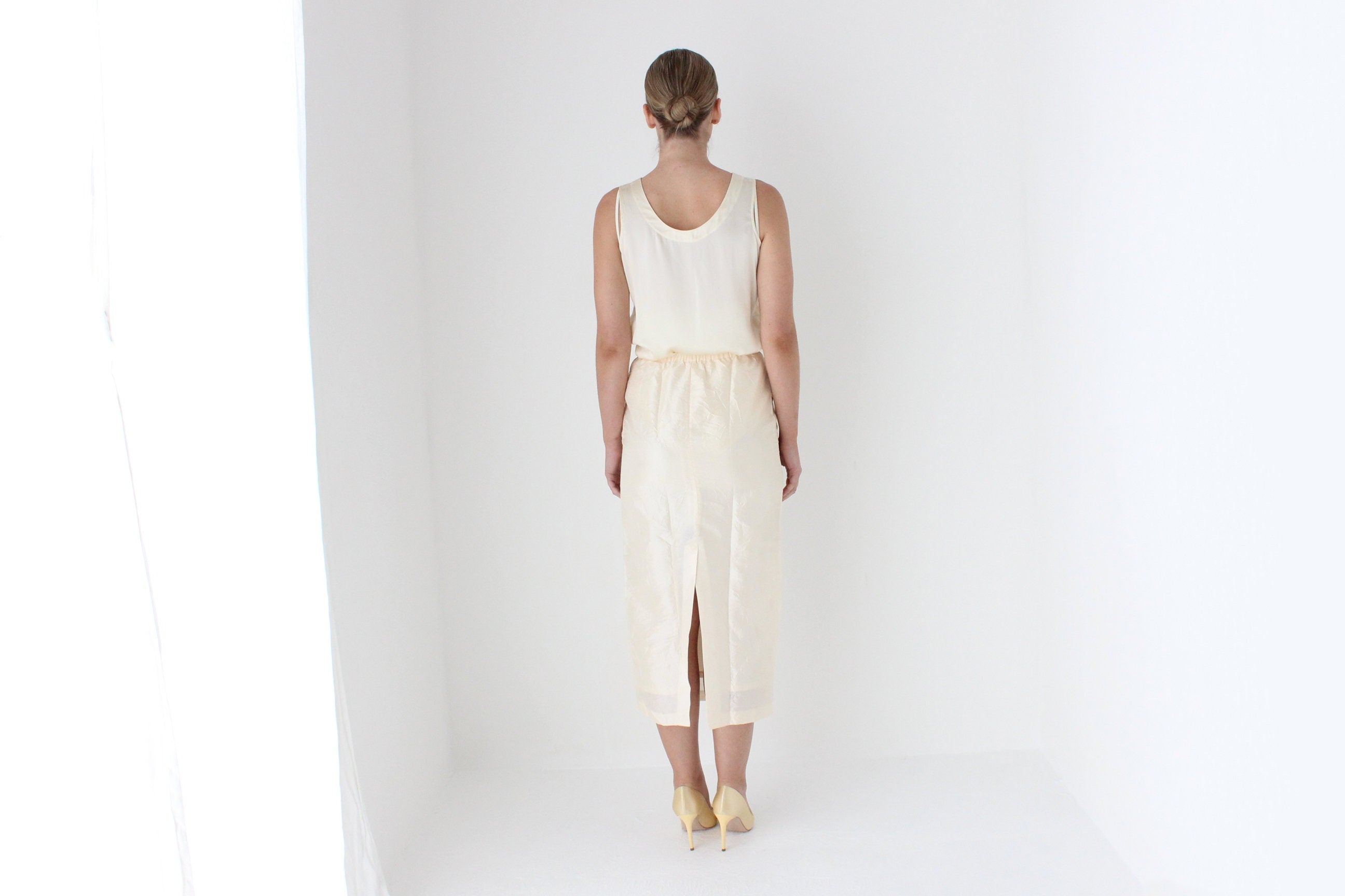 90s Cream Crinkle Taffeta Column Skirt