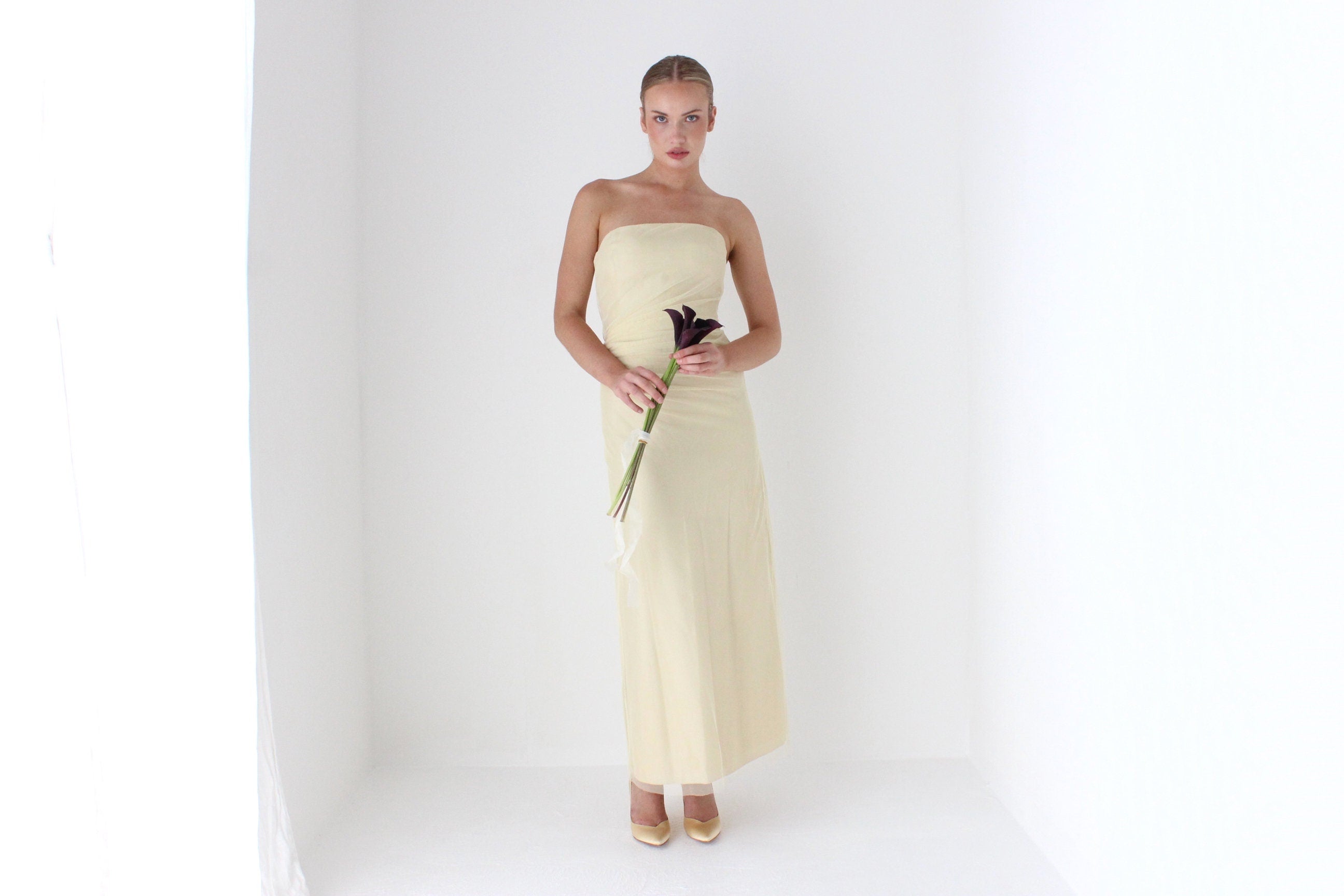 1990s VERA WANG Strapless Gathered Tulle Wedding Gown