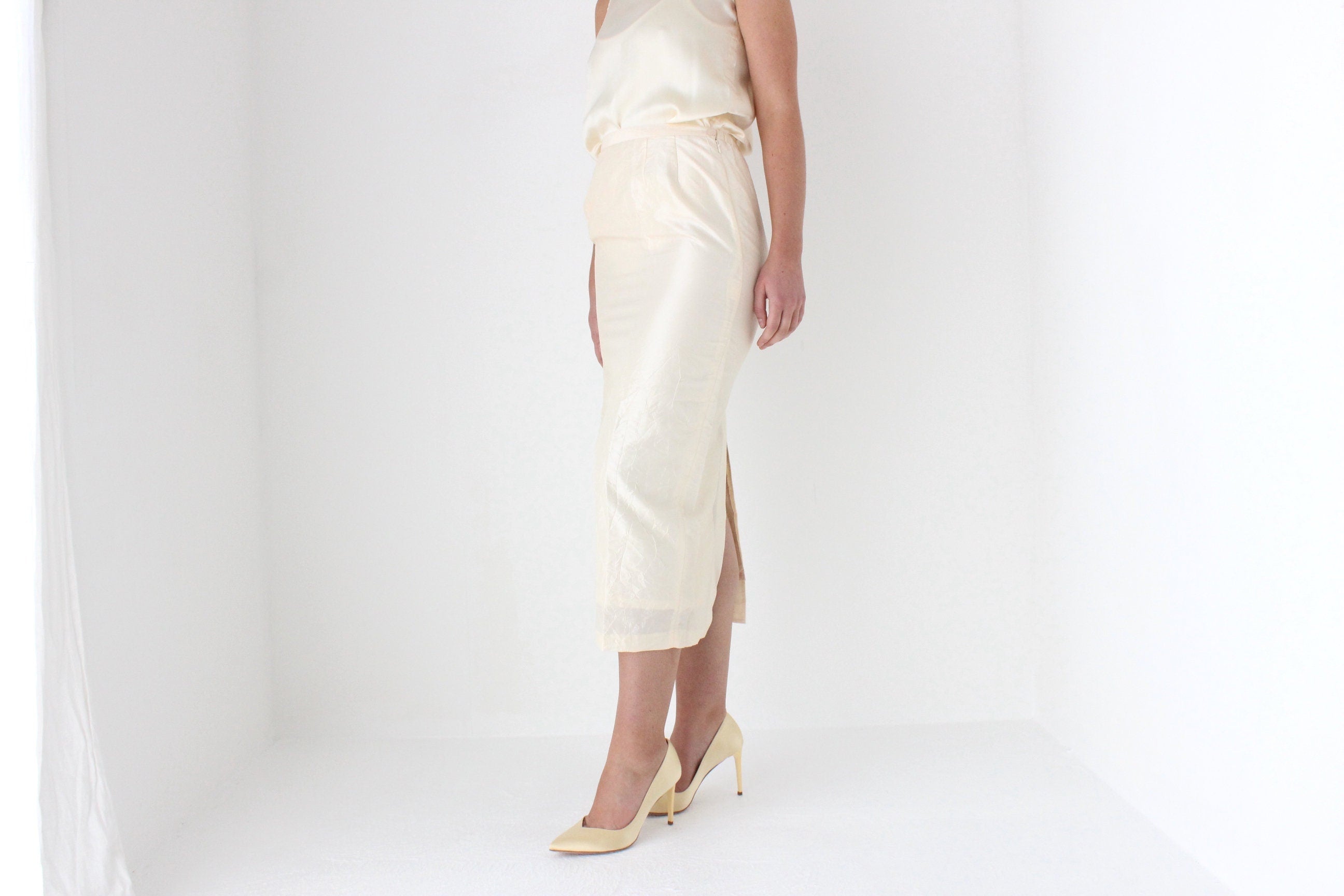 90s Cream Crinkle Taffeta Column Skirt
