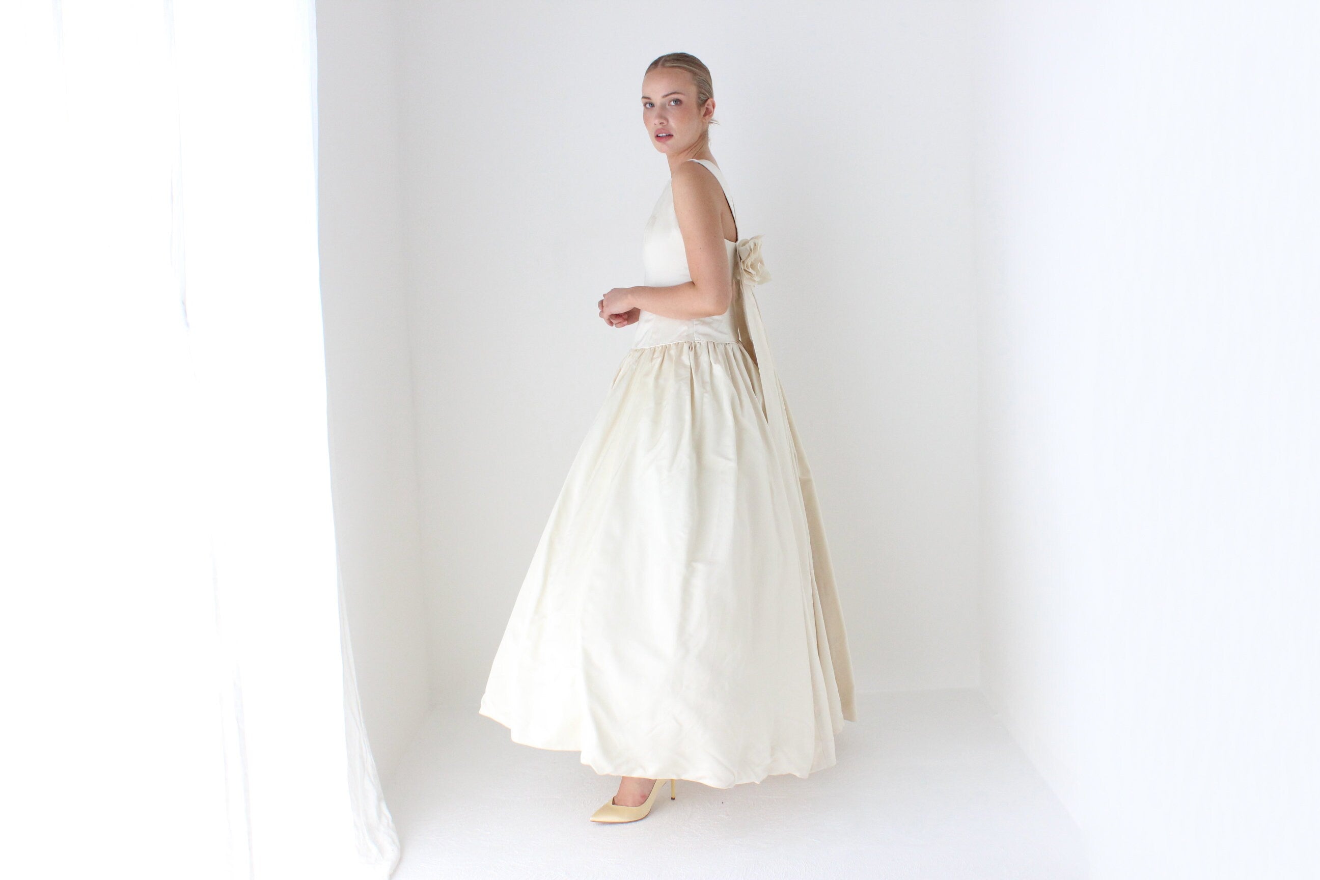1990s Vintage Amsale Bridal Couture Cream Satin Wedding Gown w/ 3D Rosette Flowers