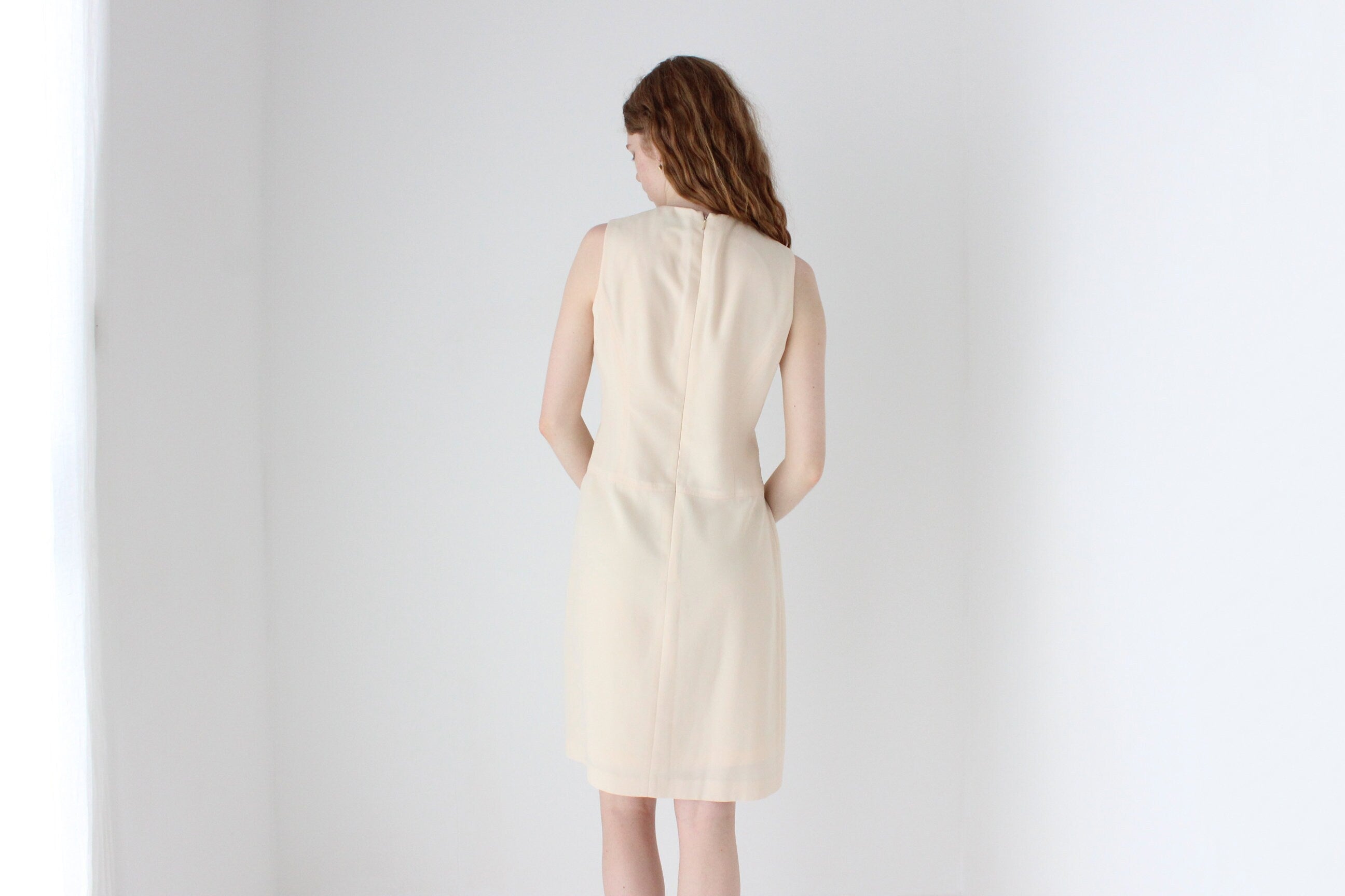 90s Oscar De La Renta Minimal Cream Crepe Shift