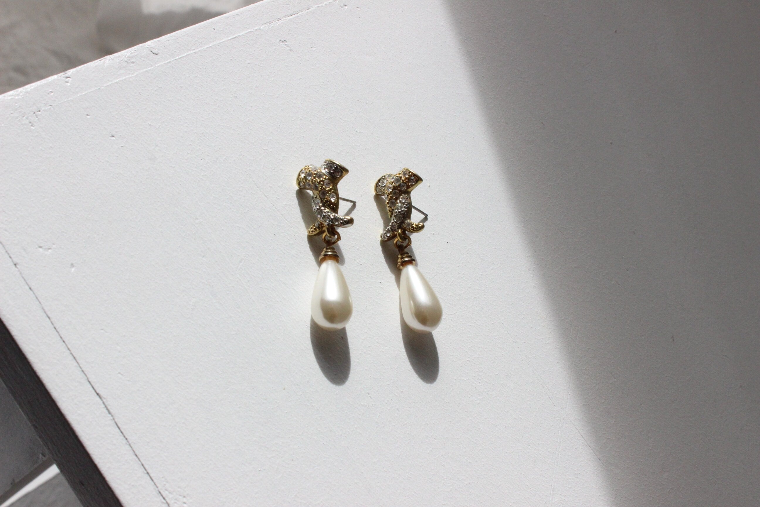 90s Cubic Zirconia & Gold Plated Pearl Teardrop Baroque Bridal Pierced Earrings