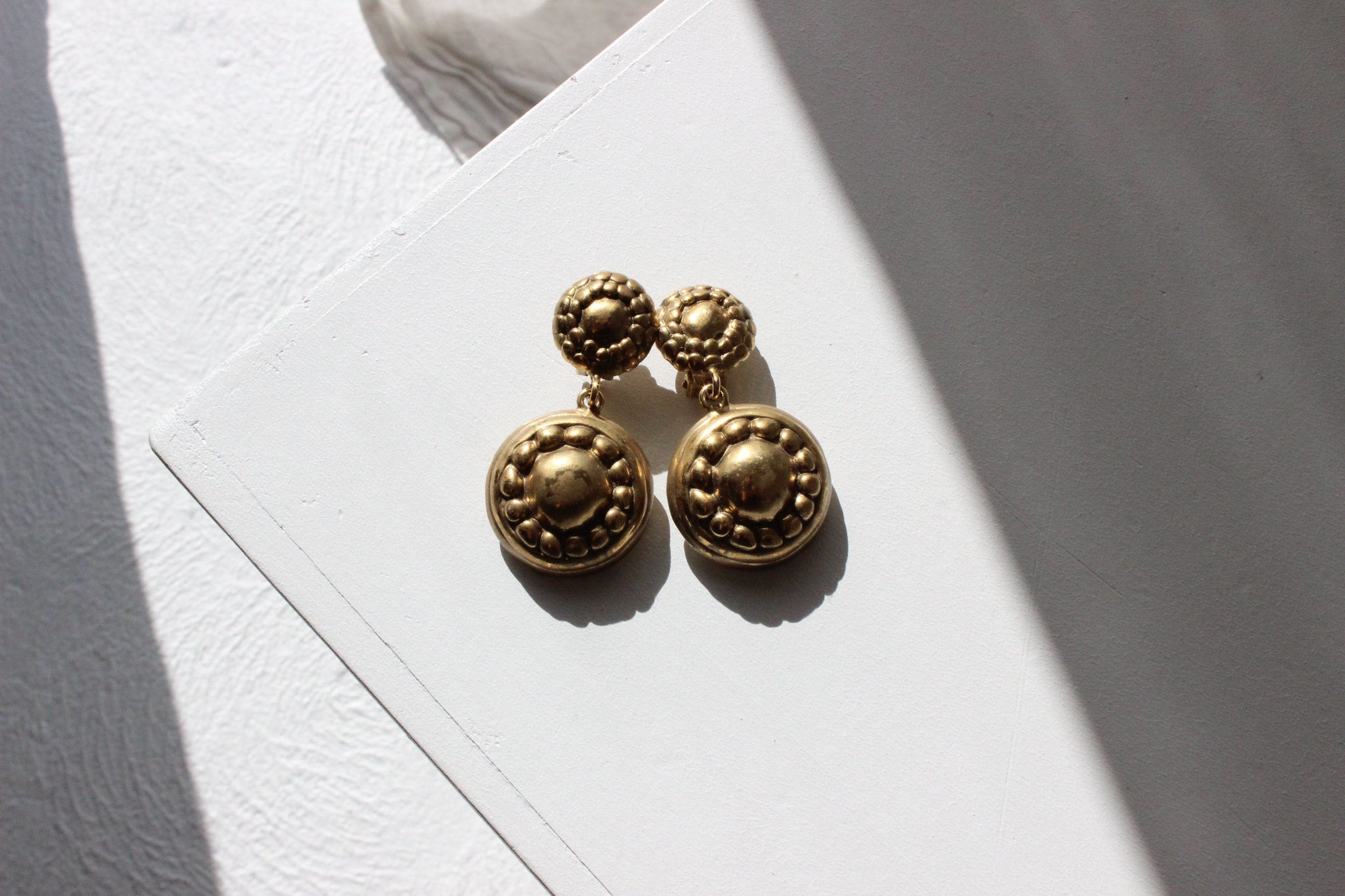 80s Baroque / Brutalist Matte Chunky Gold Clip On Earrings