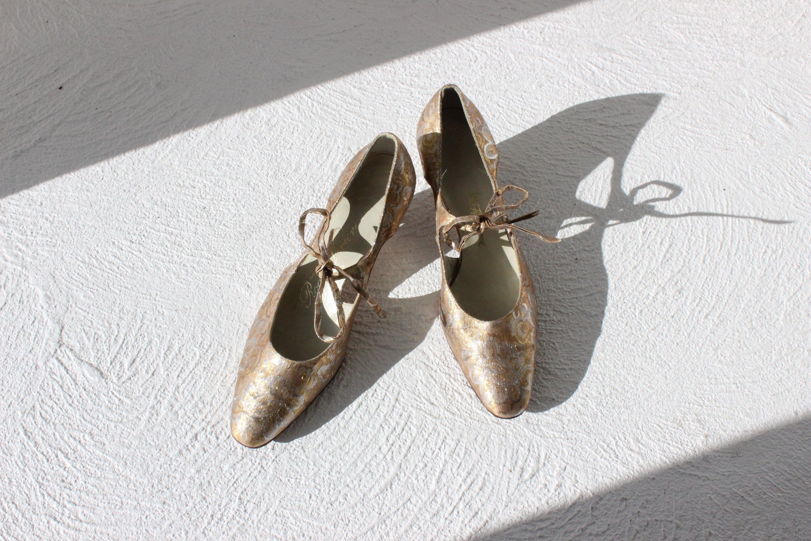 60s Roger Vivier for Saks Fifth Ave Gold Brocade Cinderella Shoes ~ Euro 37