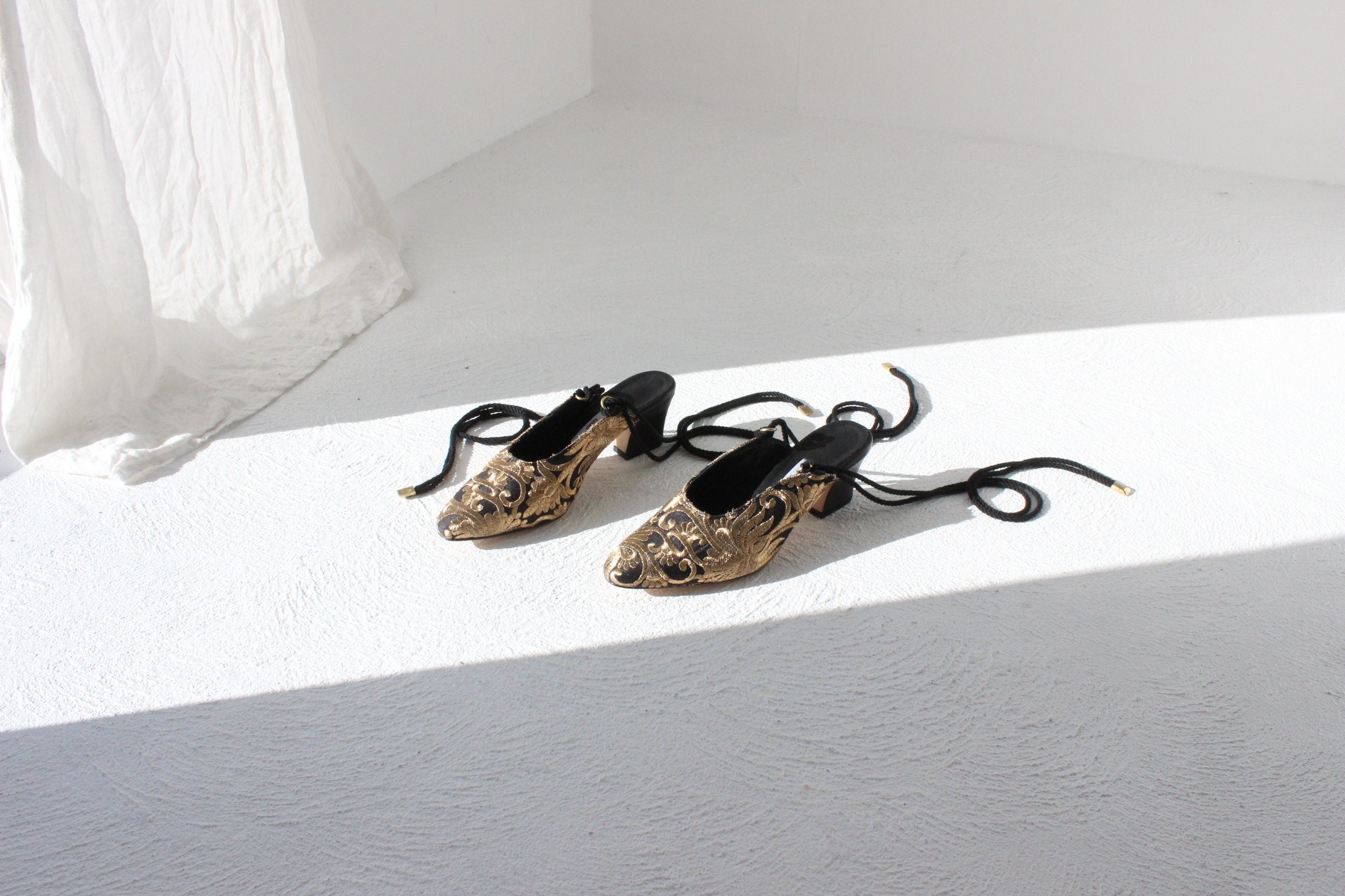 MIISTA London Gold Brocade Courtier Mules ~ Euro 40