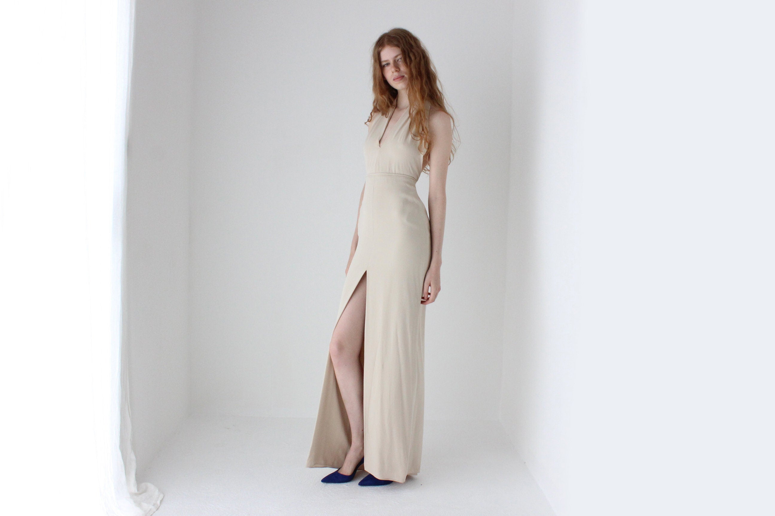 2014 GUCCI Neutral Silk Sexy Fitted Backless Halter Gown