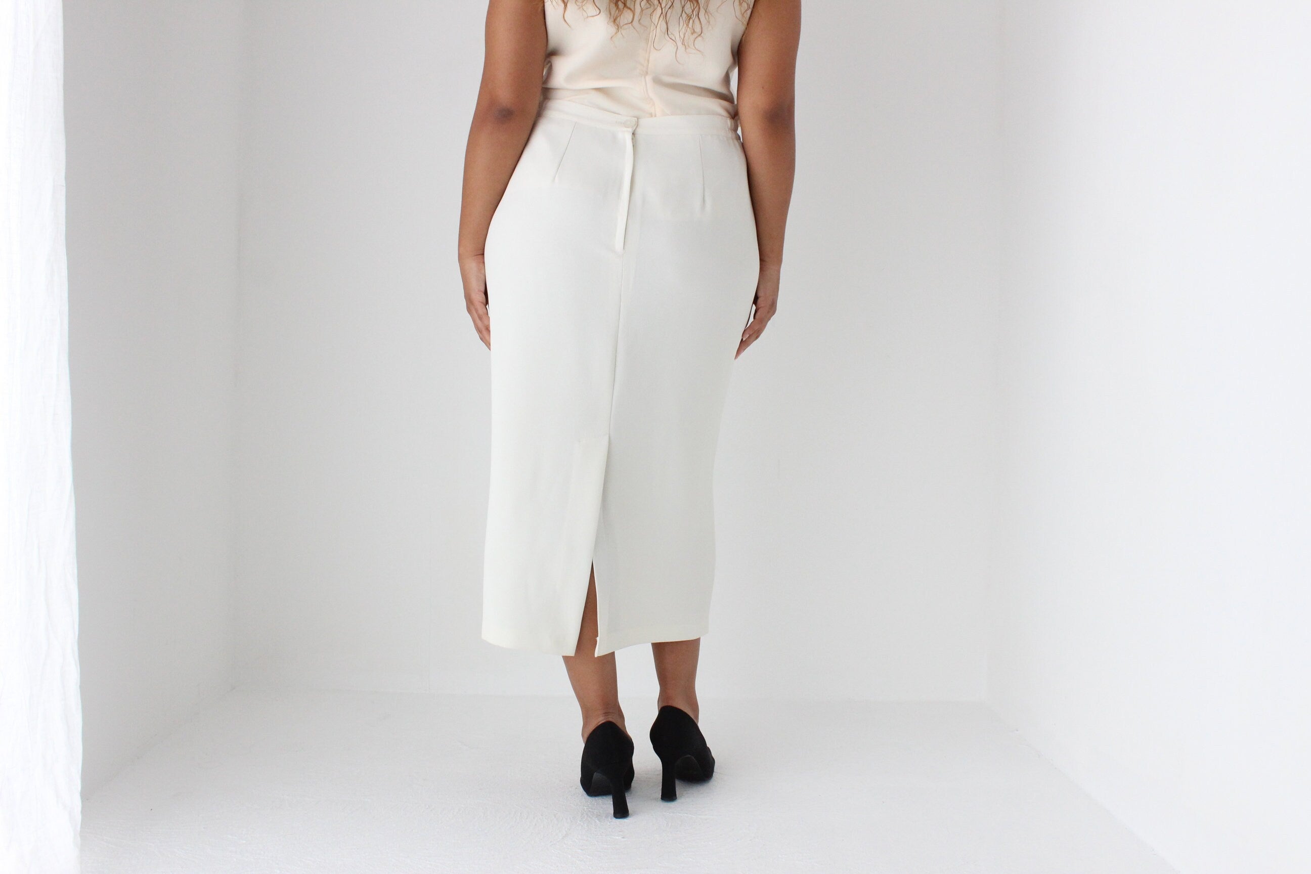 80s Ivory Crepe Minimal Column Skirt