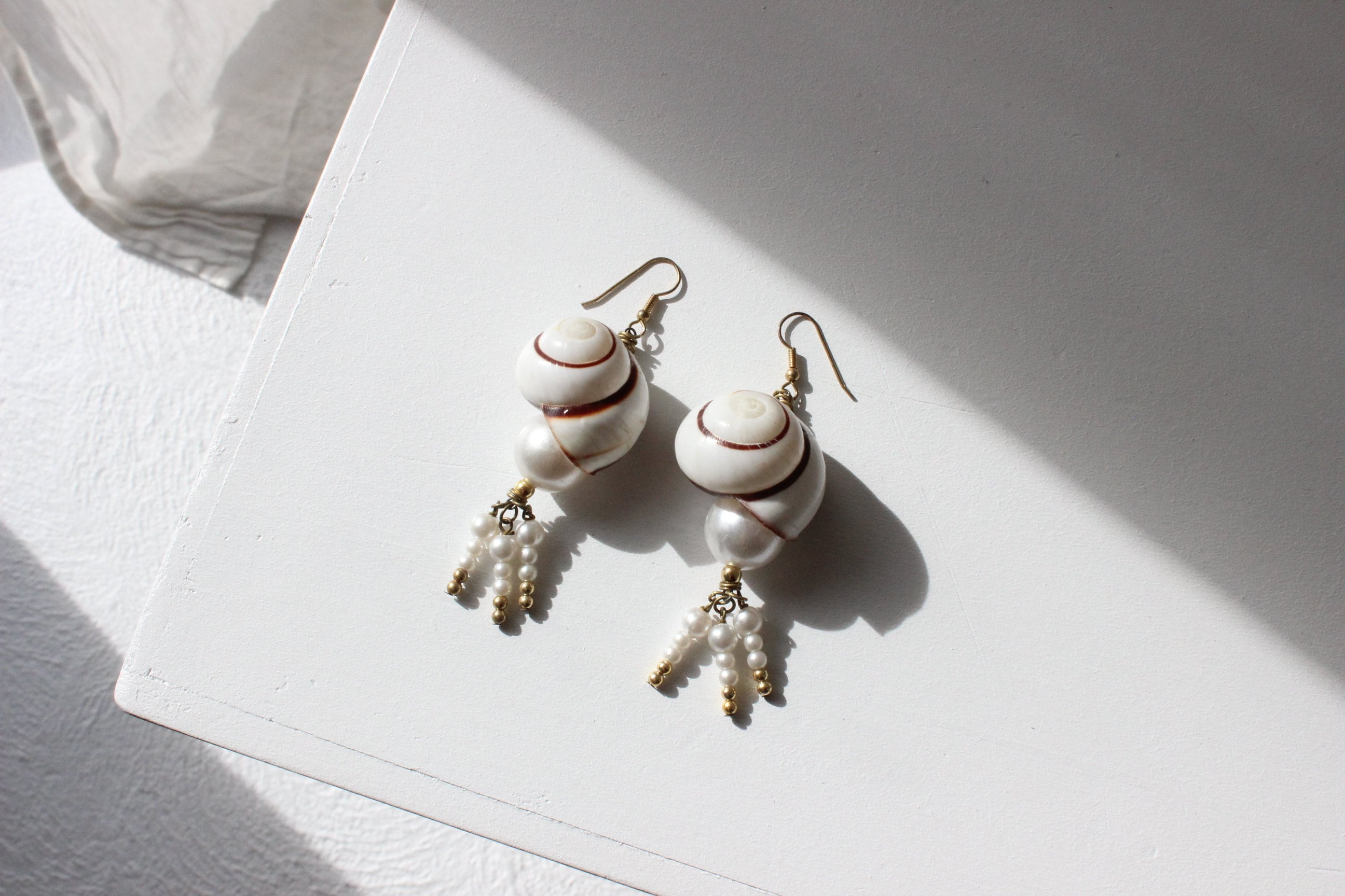 80s Seashell & Pearl Beach Wedding Abstract Dangly Earrings