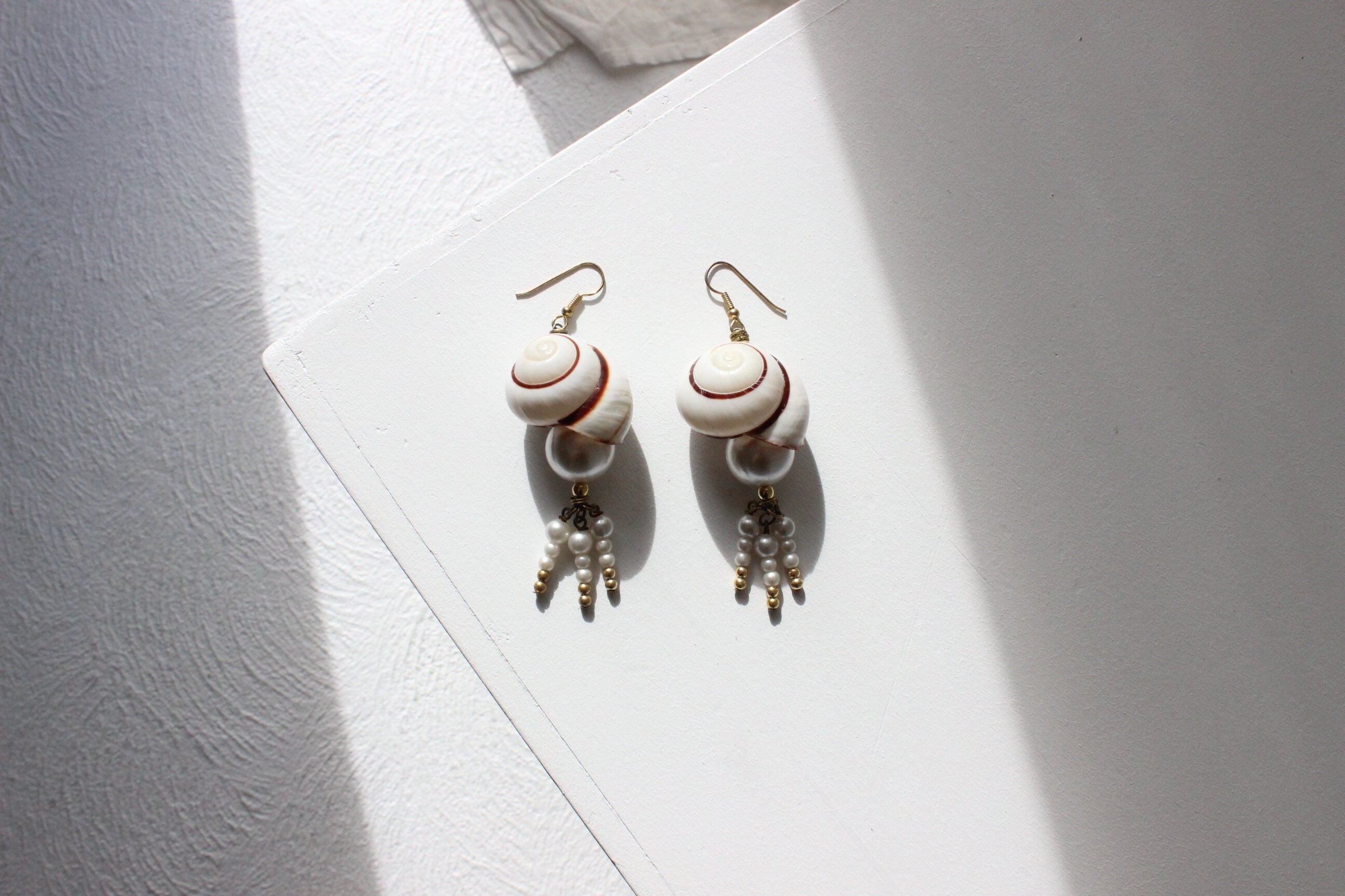 80s Seashell & Pearl Beach Wedding Abstract Dangly Earrings