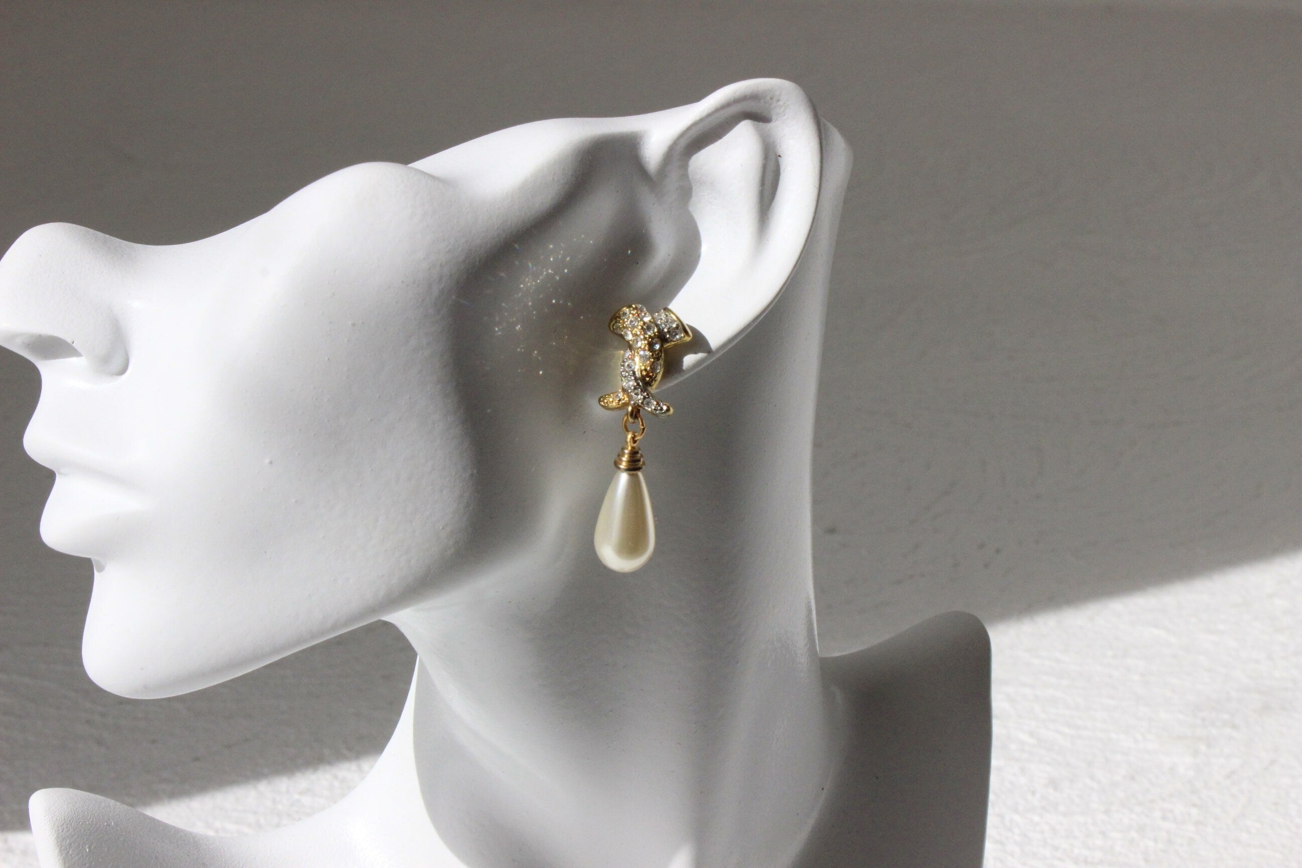 90s Cubic Zirconia & Gold Plated Pearl Teardrop Baroque Bridal Pierced Earrings