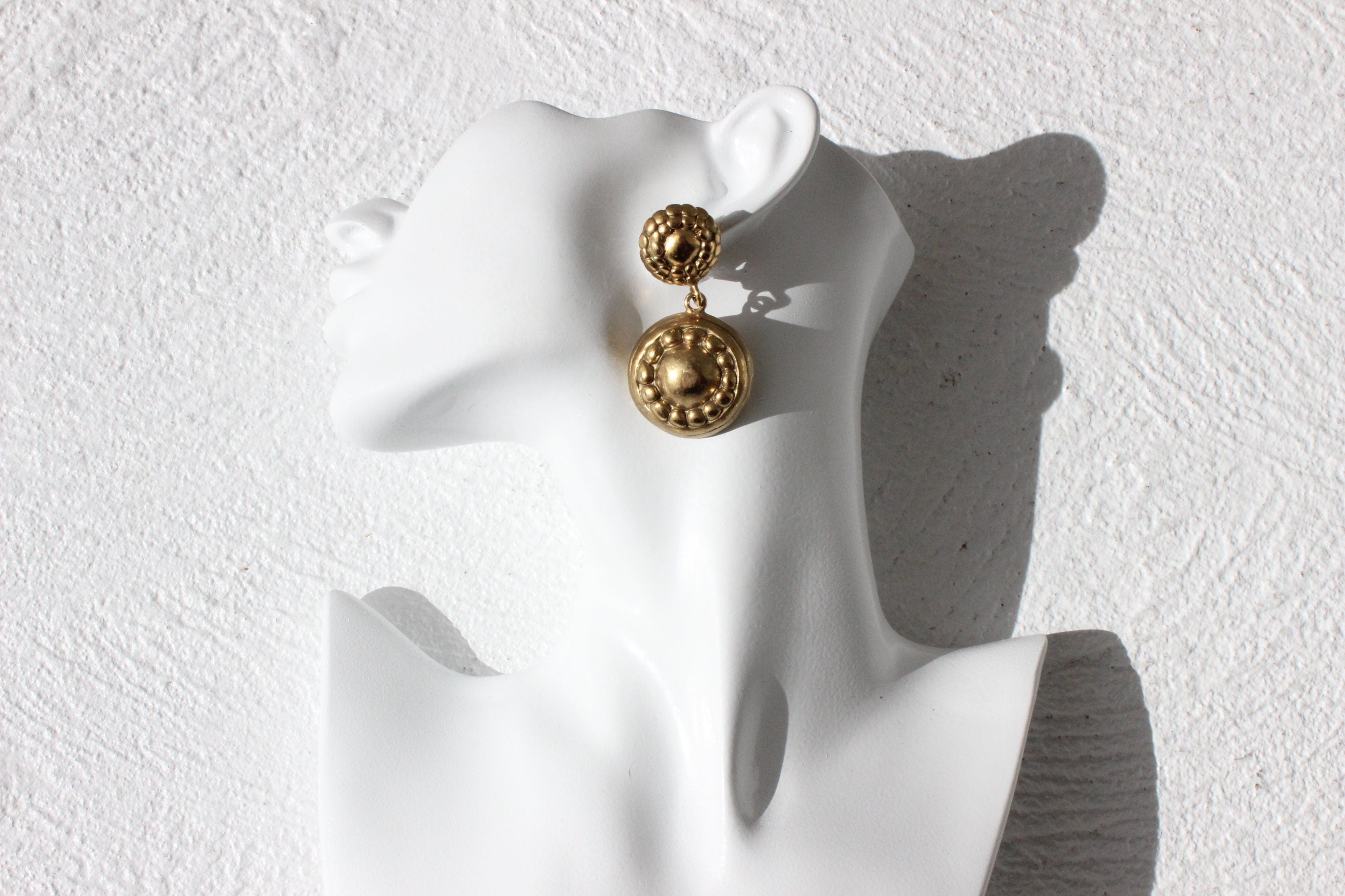 80s Baroque / Brutalist Matte Chunky Gold Clip On Earrings