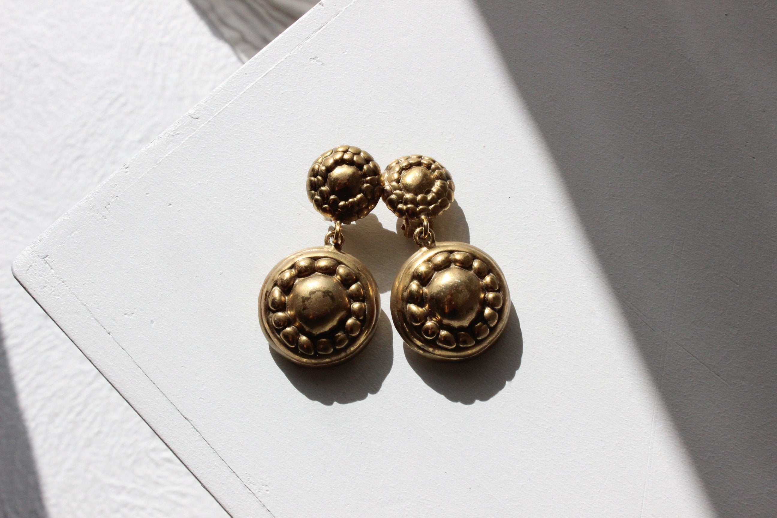 80s Baroque / Brutalist Matte Chunky Gold Clip On Earrings