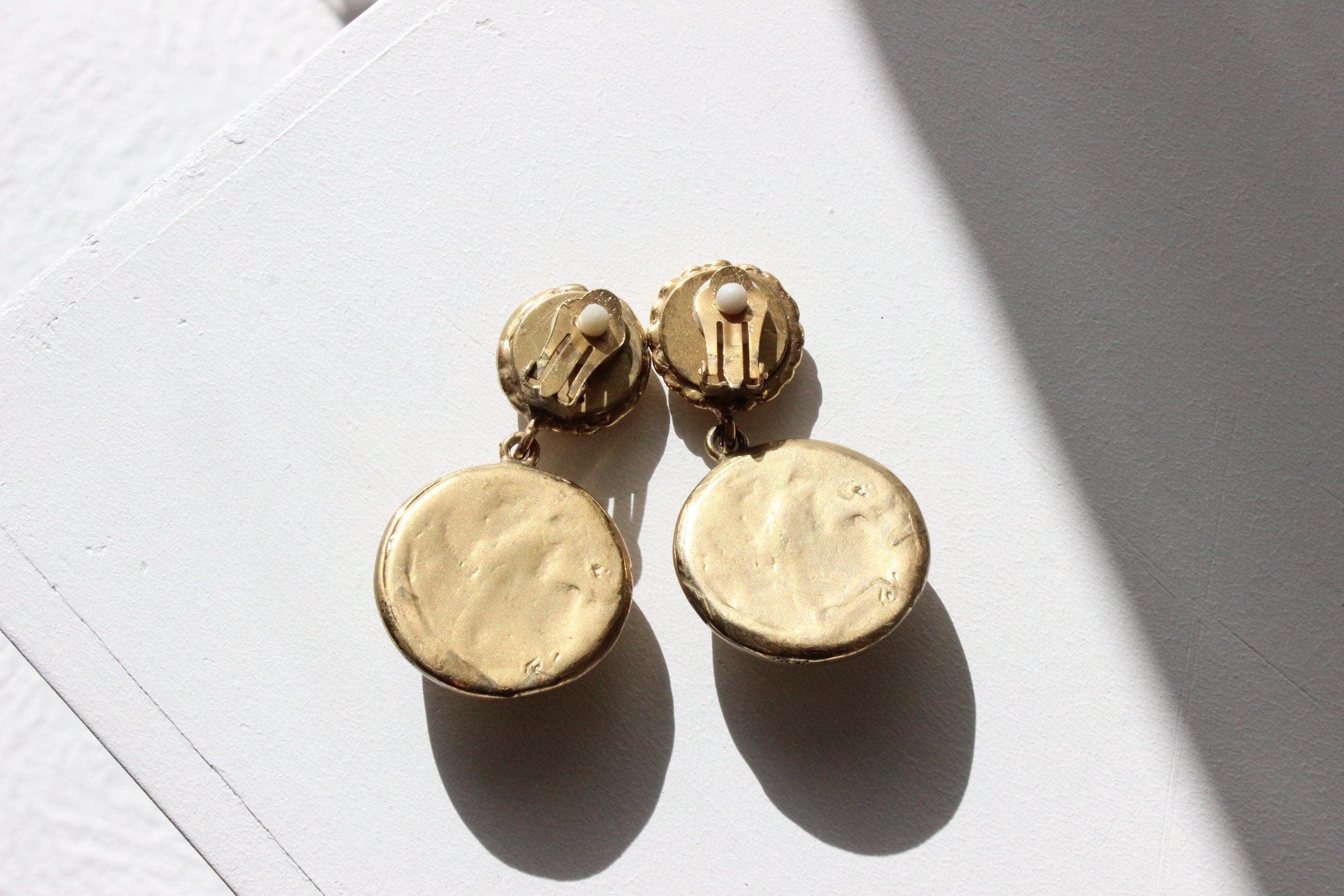 80s Baroque / Brutalist Matte Chunky Gold Clip On Earrings