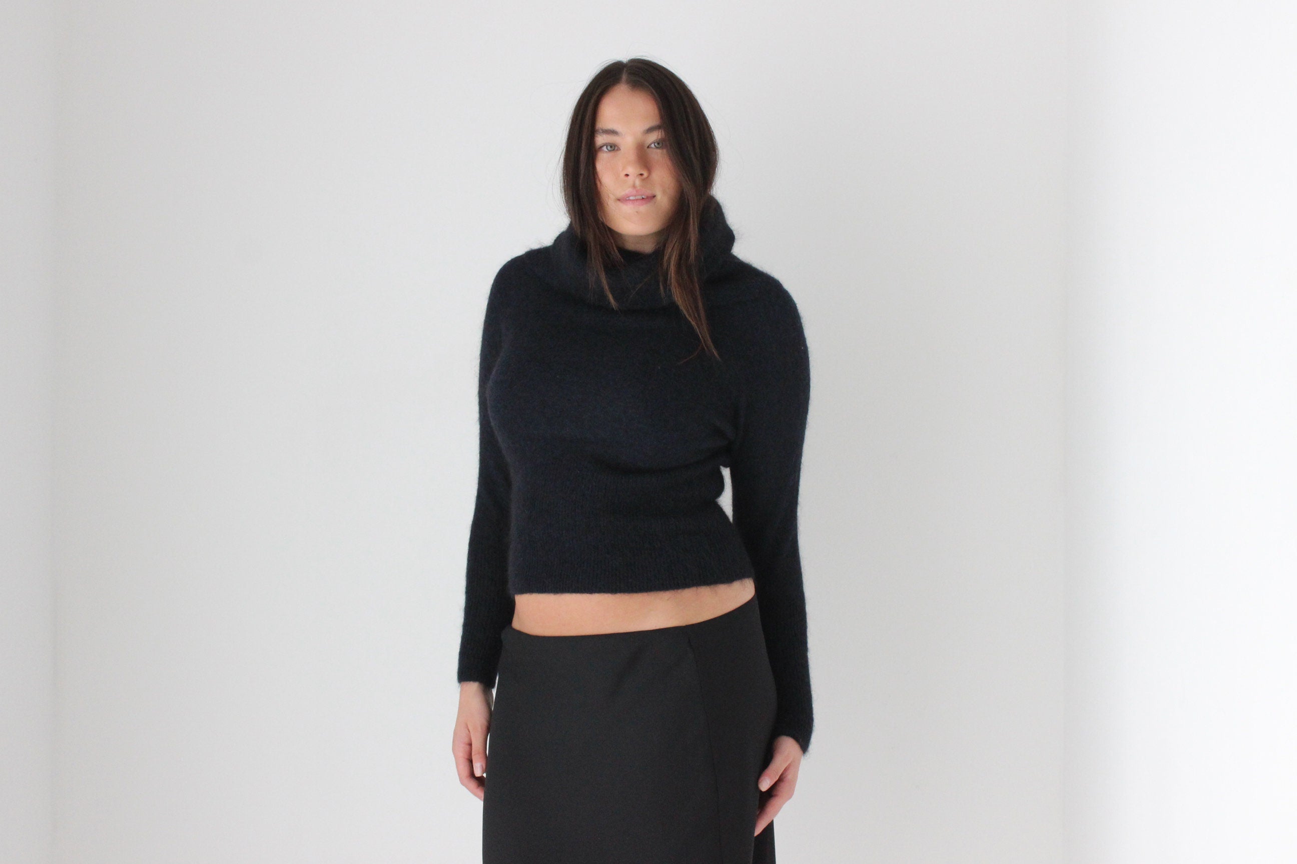 Gorgeous 90s Mohair & Wool Knit Navy Sweater