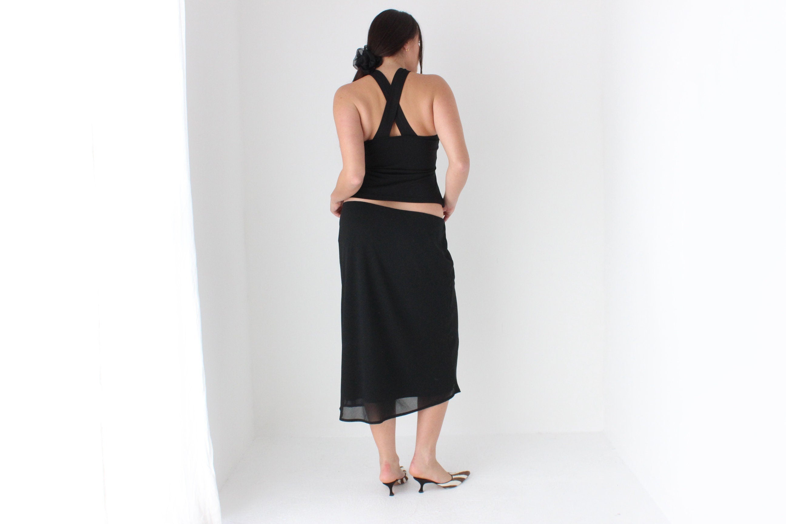 90s Minimal Layered Mesh Slip On Knee Length Skirt