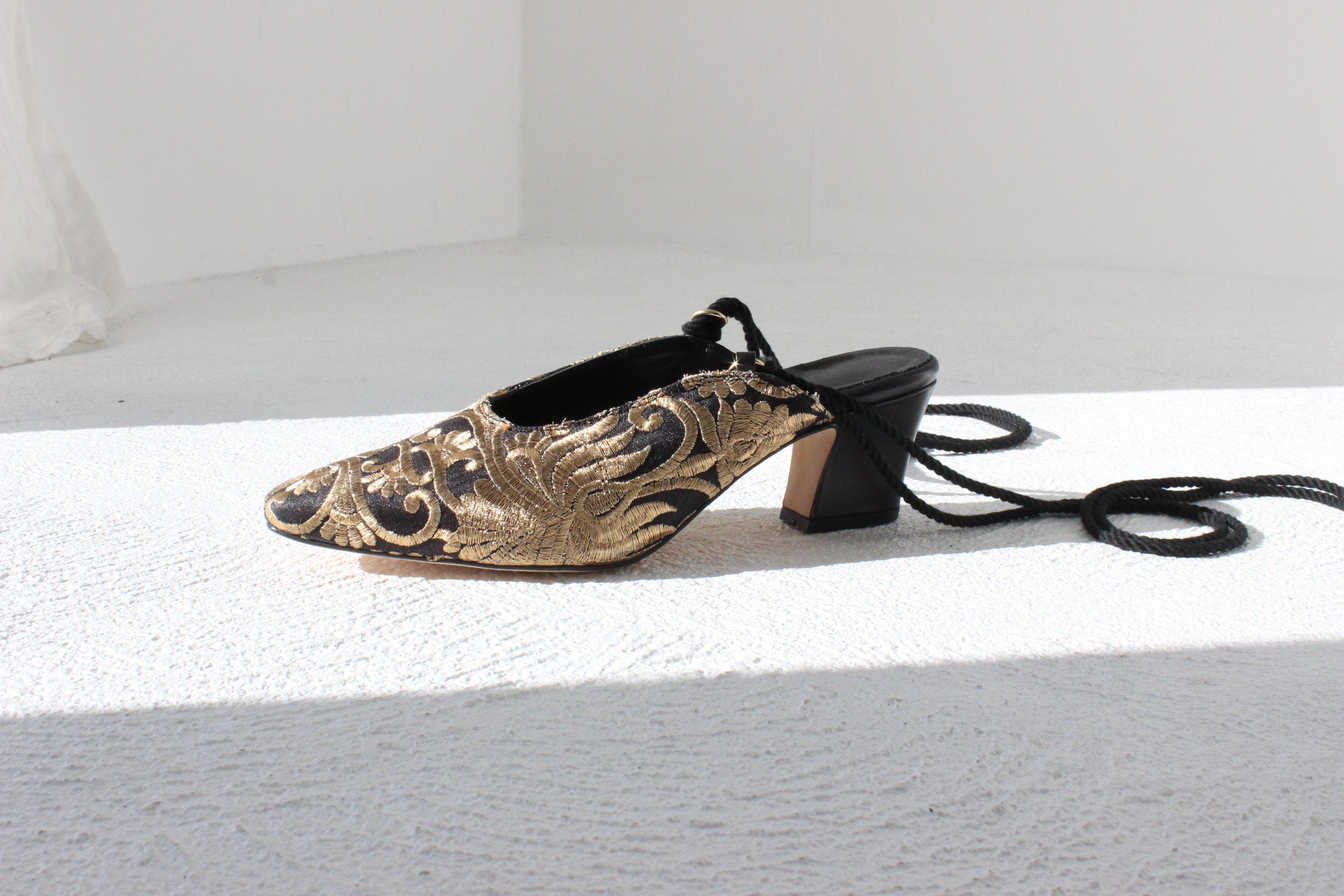 MIISTA London Gold Brocade Courtier Mules ~ Euro 40