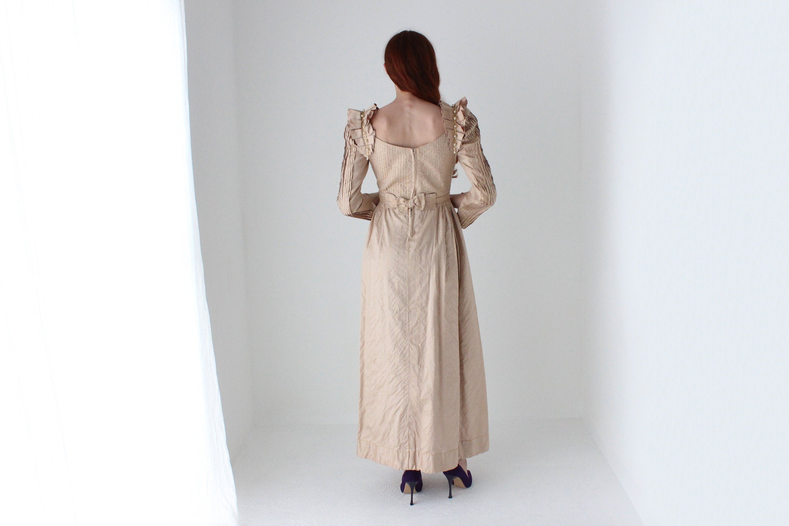 Bespoke 1980s Renaissance Duchess Pure Silk Taffeta Courtier Gown