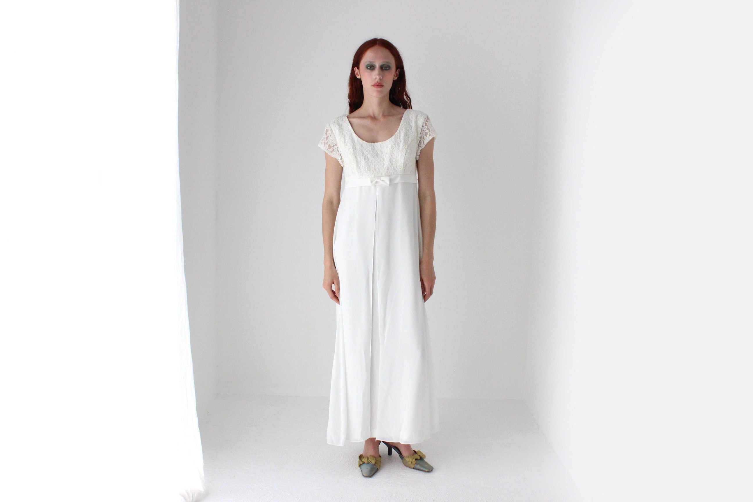 1990s does Victorian Scoop Neck Lace Empire Waist Dress