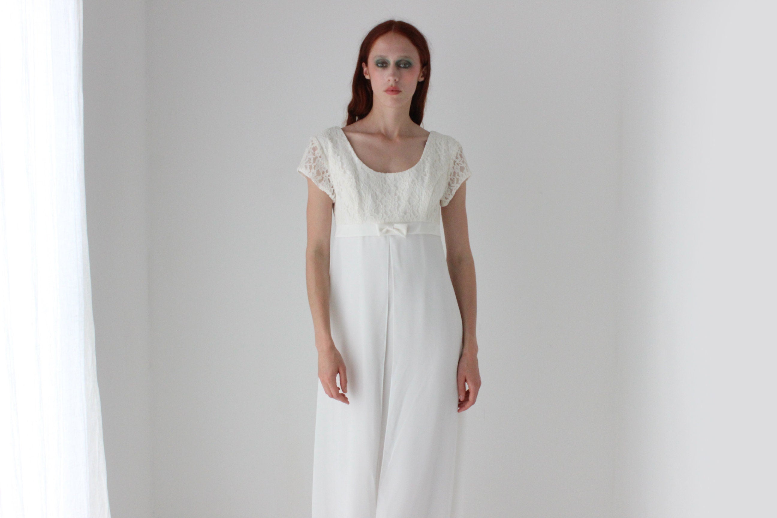 1990s does Victorian Scoop Neck Lace Empire Waist Dress