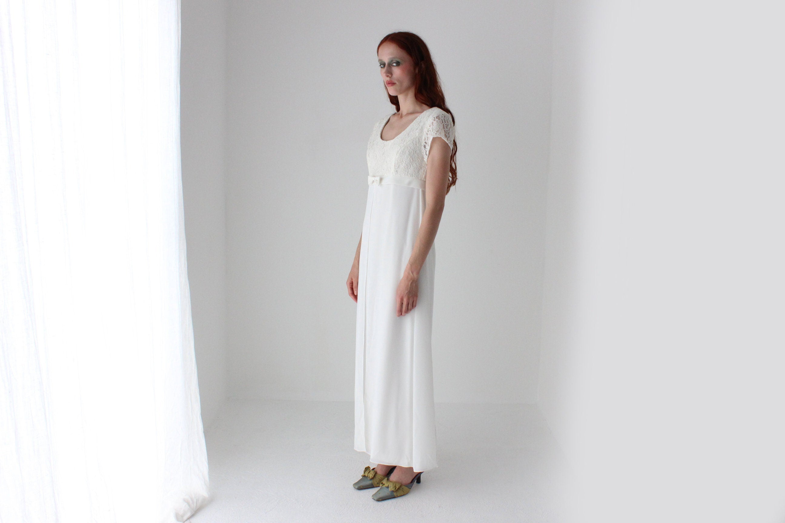 1990s does Victorian Scoop Neck Lace Empire Waist Dress