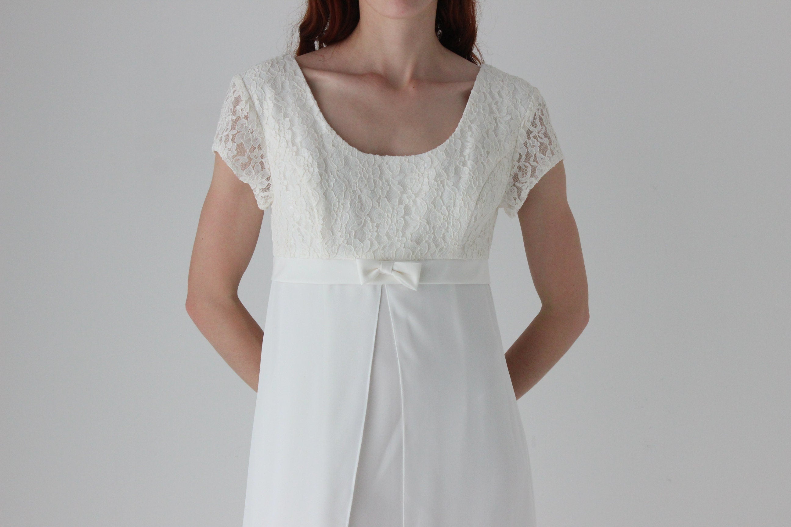 1990s does Victorian Scoop Neck Lace Empire Waist Dress