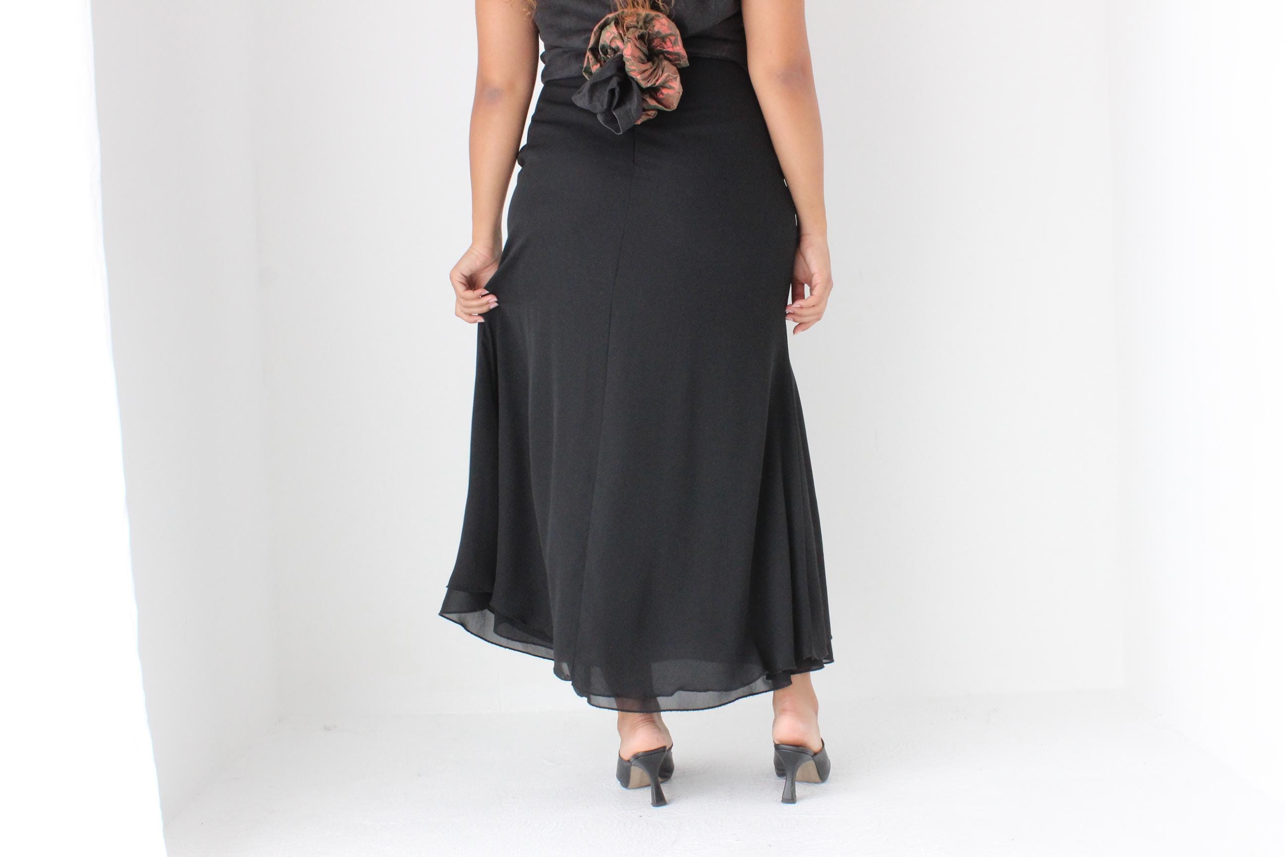 90s Minimal Black High Waist Maxi Skirt
