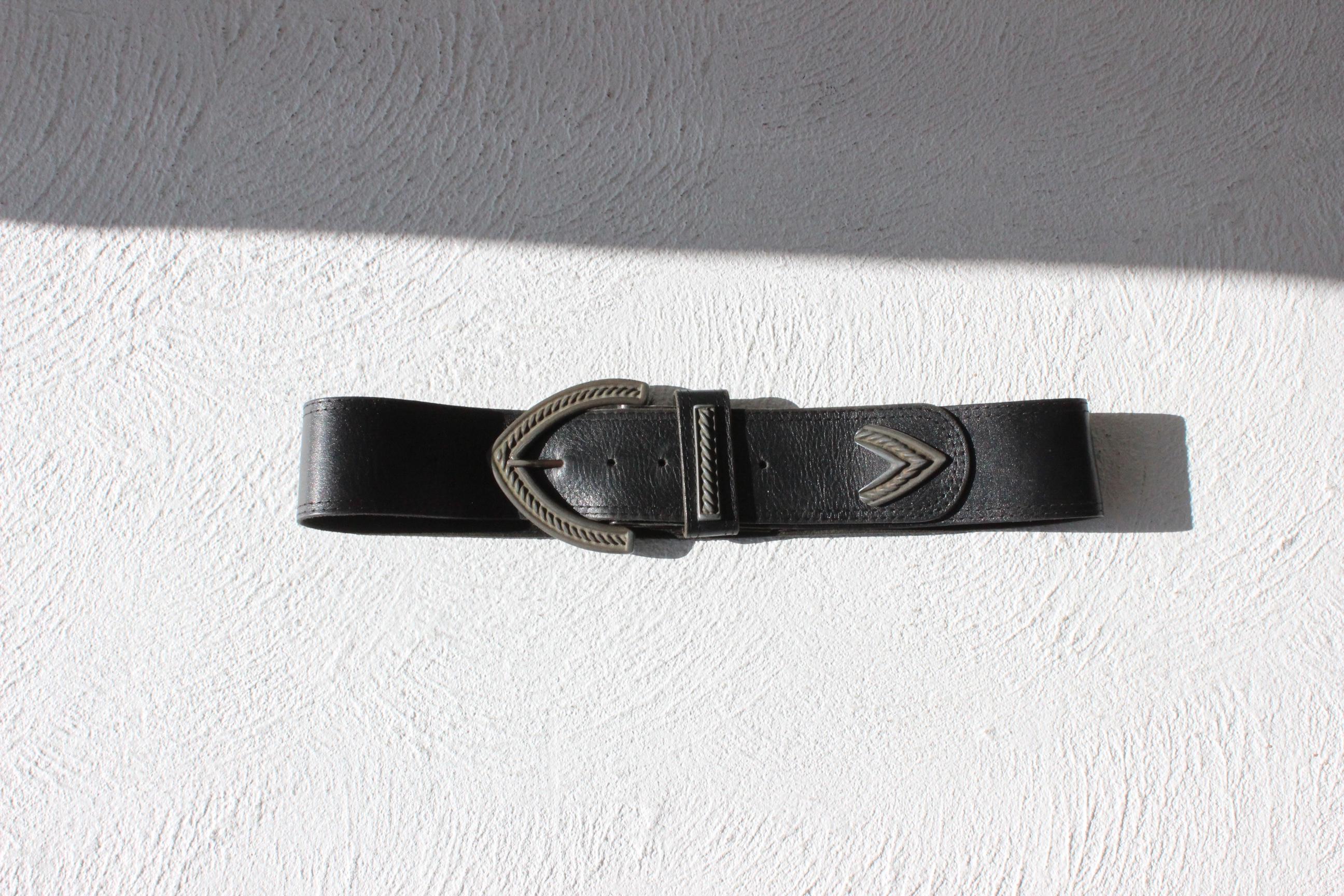 Vintage 80s Leather Ornate Silver Renaissance Buckle Belt
