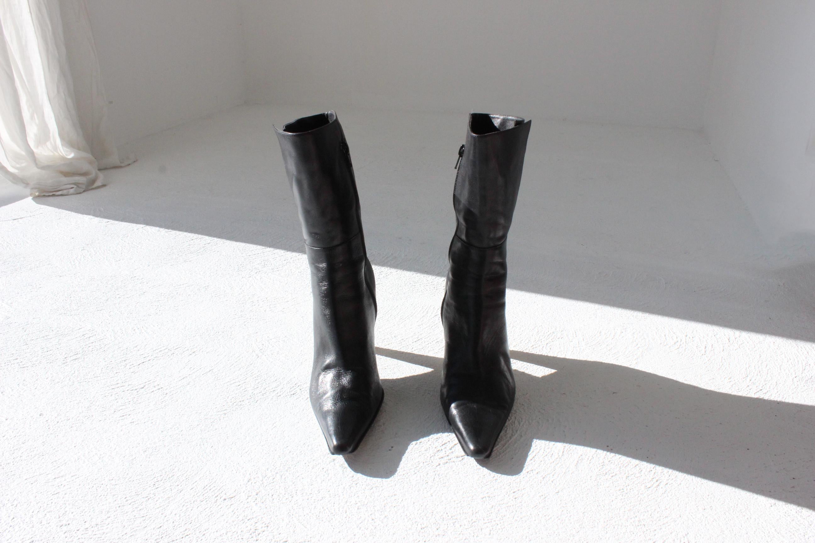 Y2K Leather Pointed Toe Boots by 'Urban Soul' ~ Euro 39