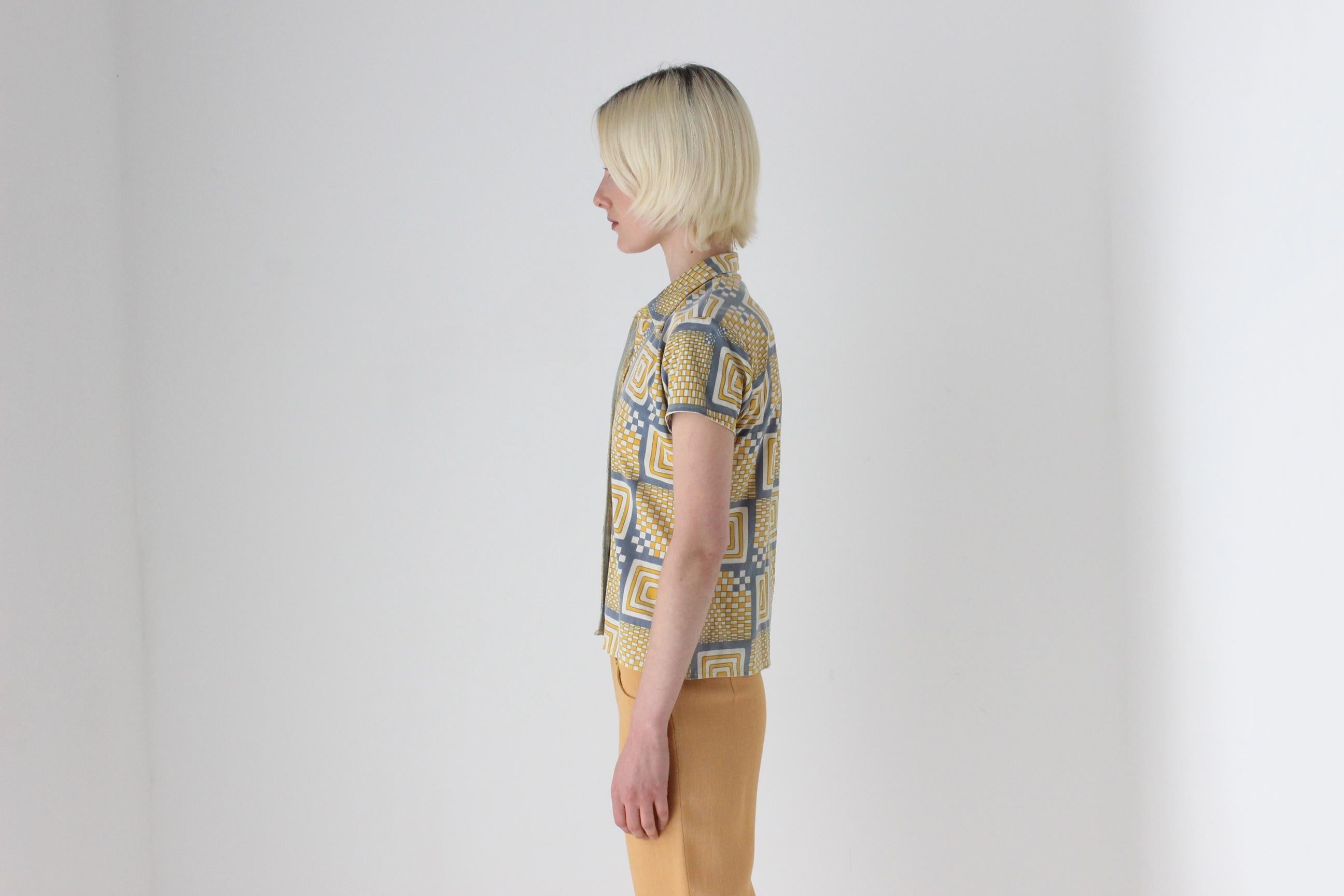 90s Groovy Stretch Button Up Top by 'SLAY'
