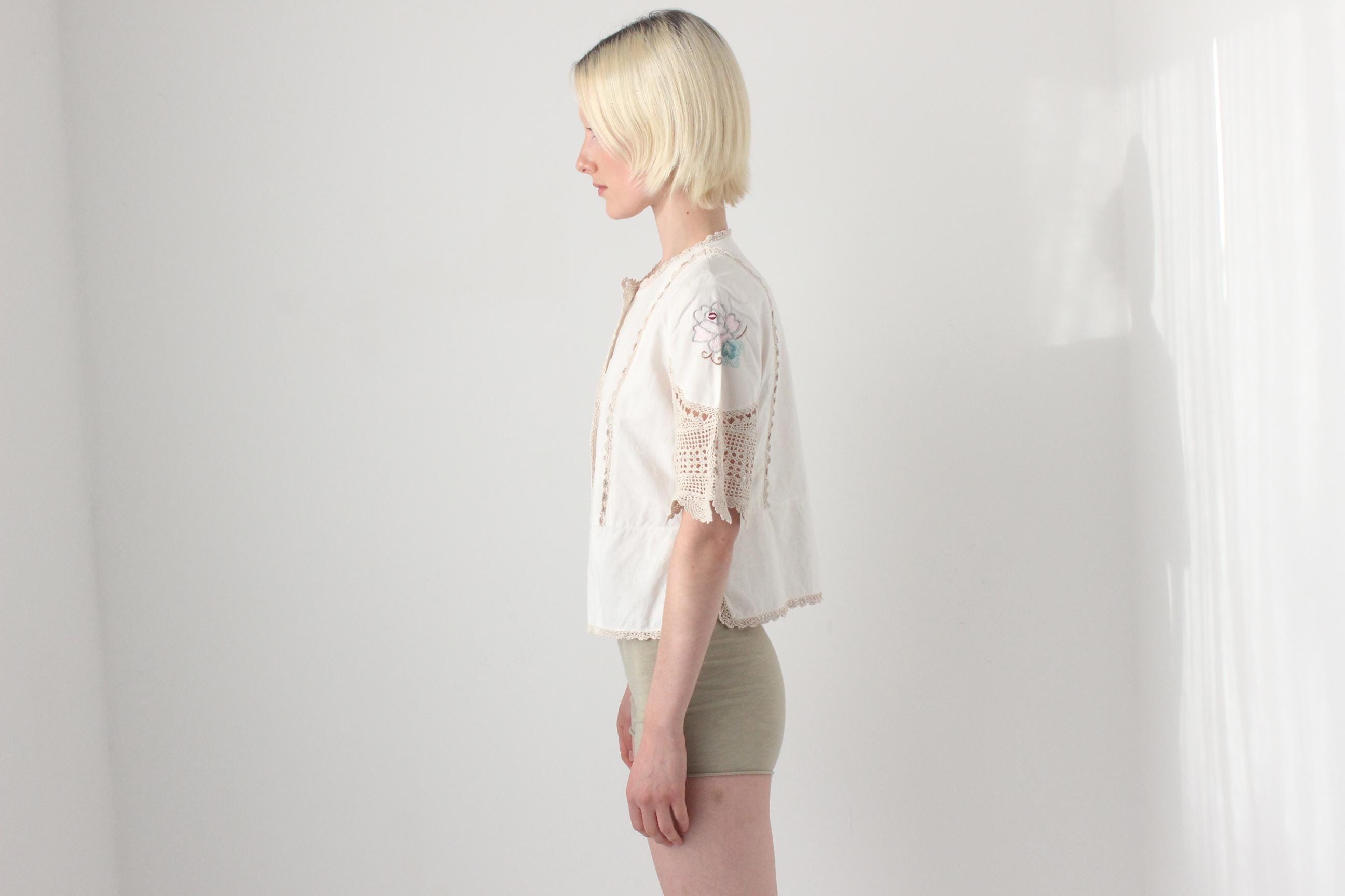 70s European Folk Embroidered Cotton Doily Top