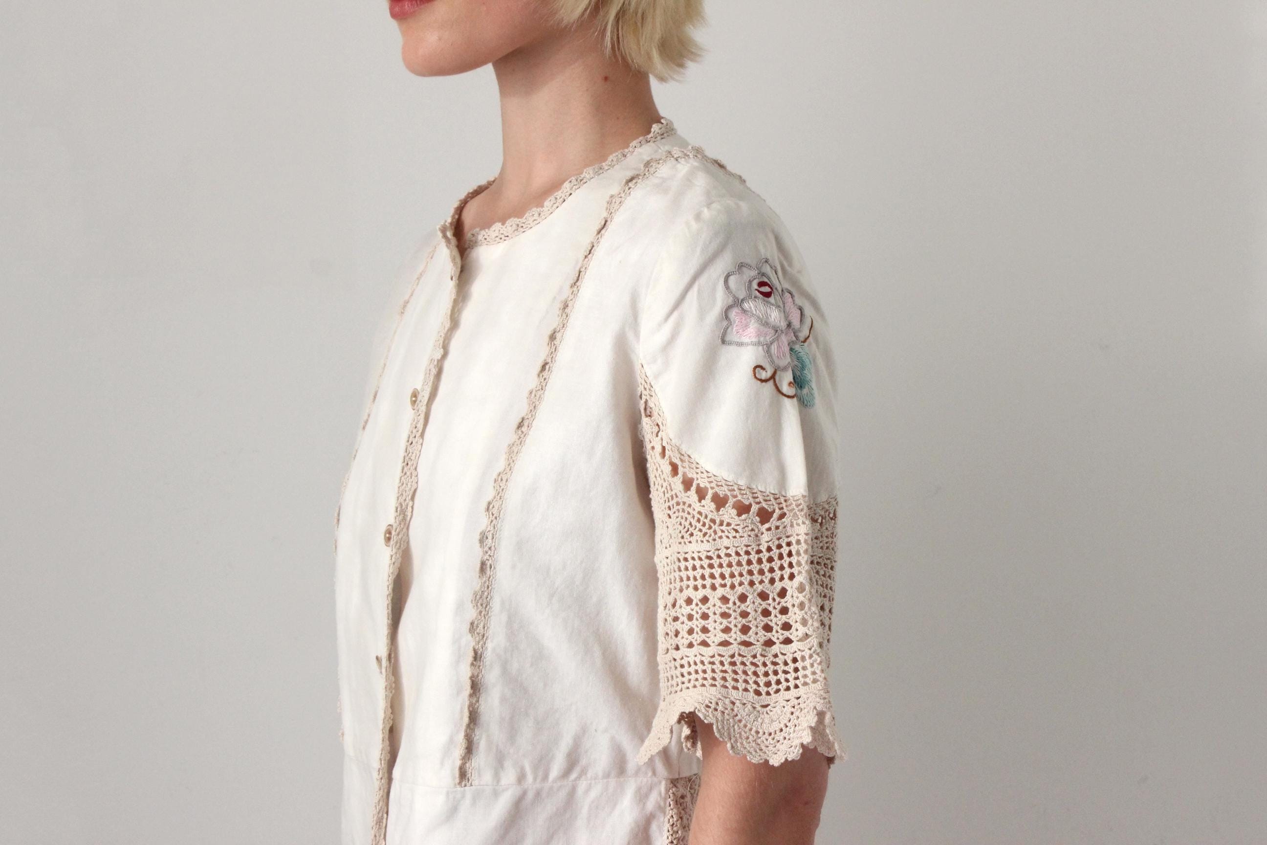 70s European Folk Embroidered Cotton Doily Top