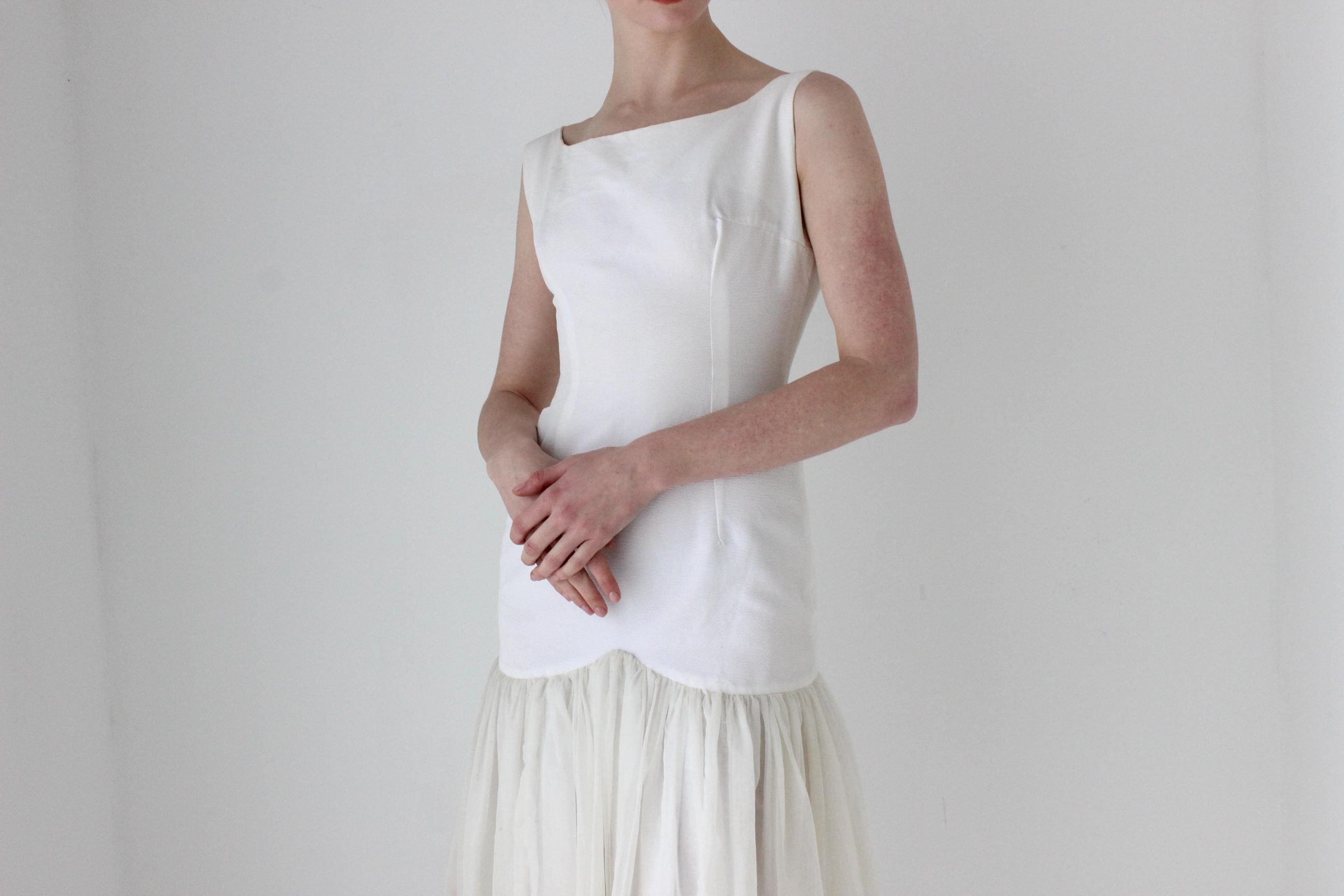 1960s Vanderbilt Sydney Elegant Ivory Hourglass Dress