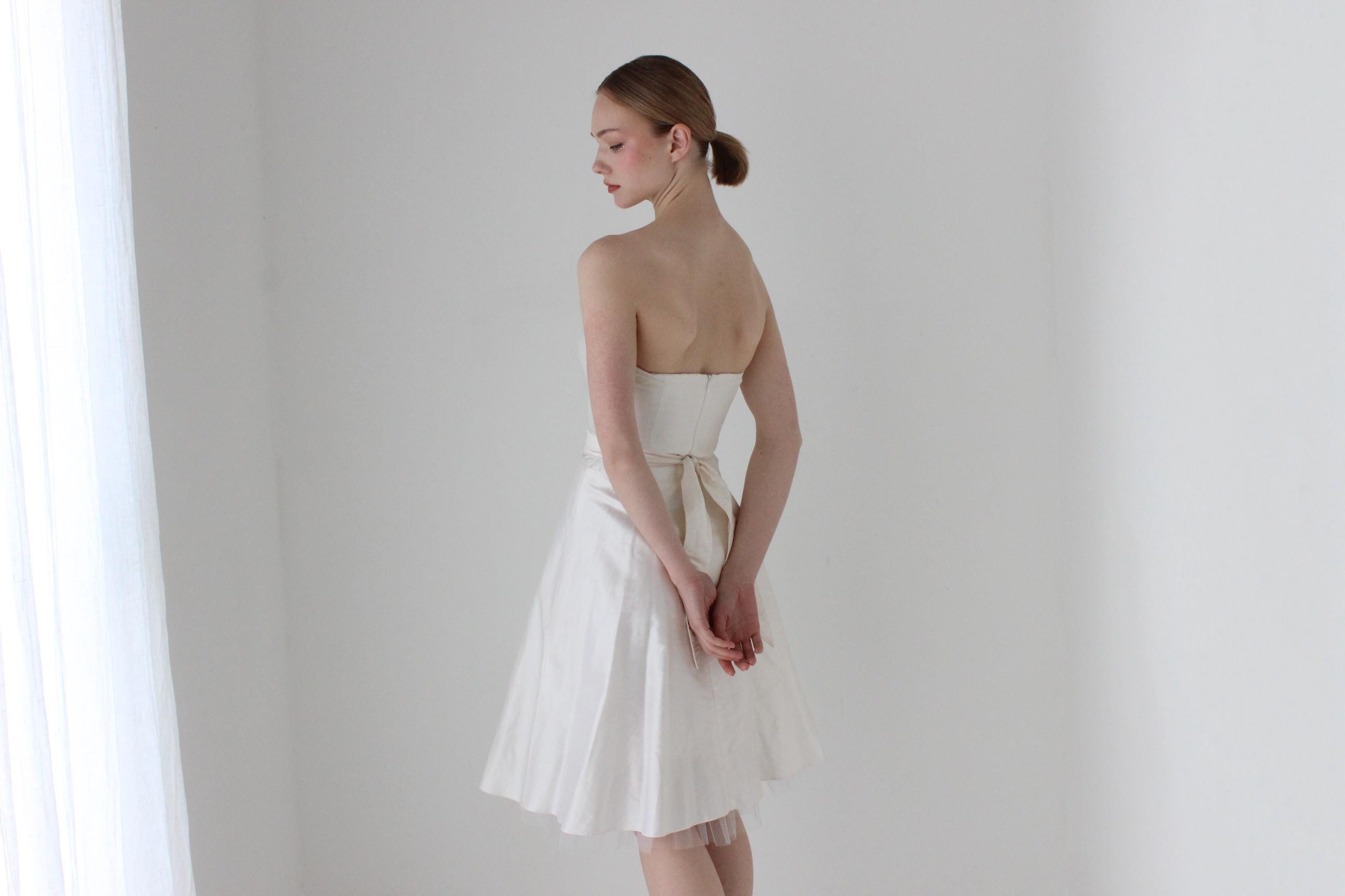 2000s Nicole Miller White Silk Dupion Strapless Ballerina Bridal Mini w/ Tulle Skirt