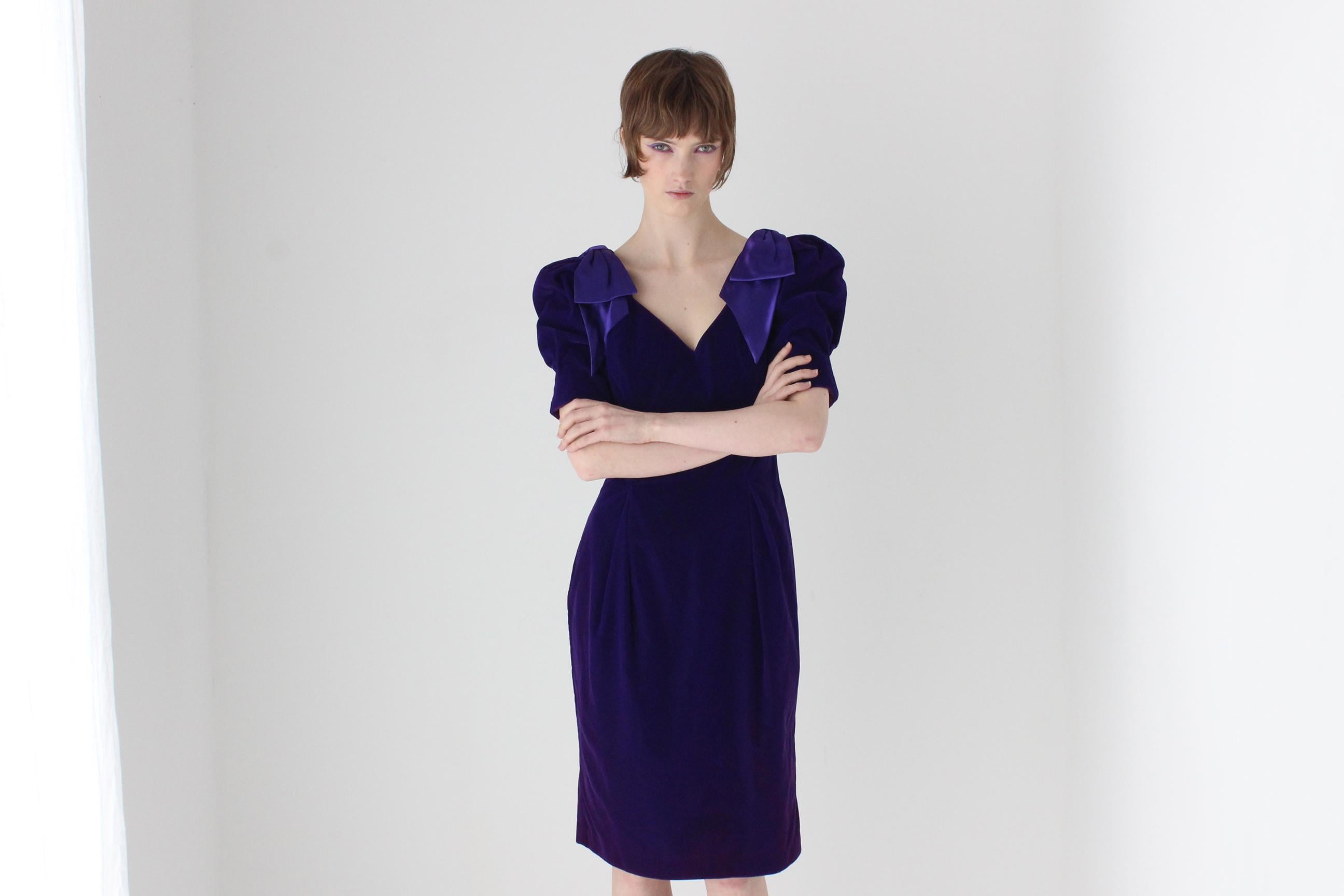 Divine 80s Velvet Fitted Hourglass Puff Sleeve Cocktail Dress