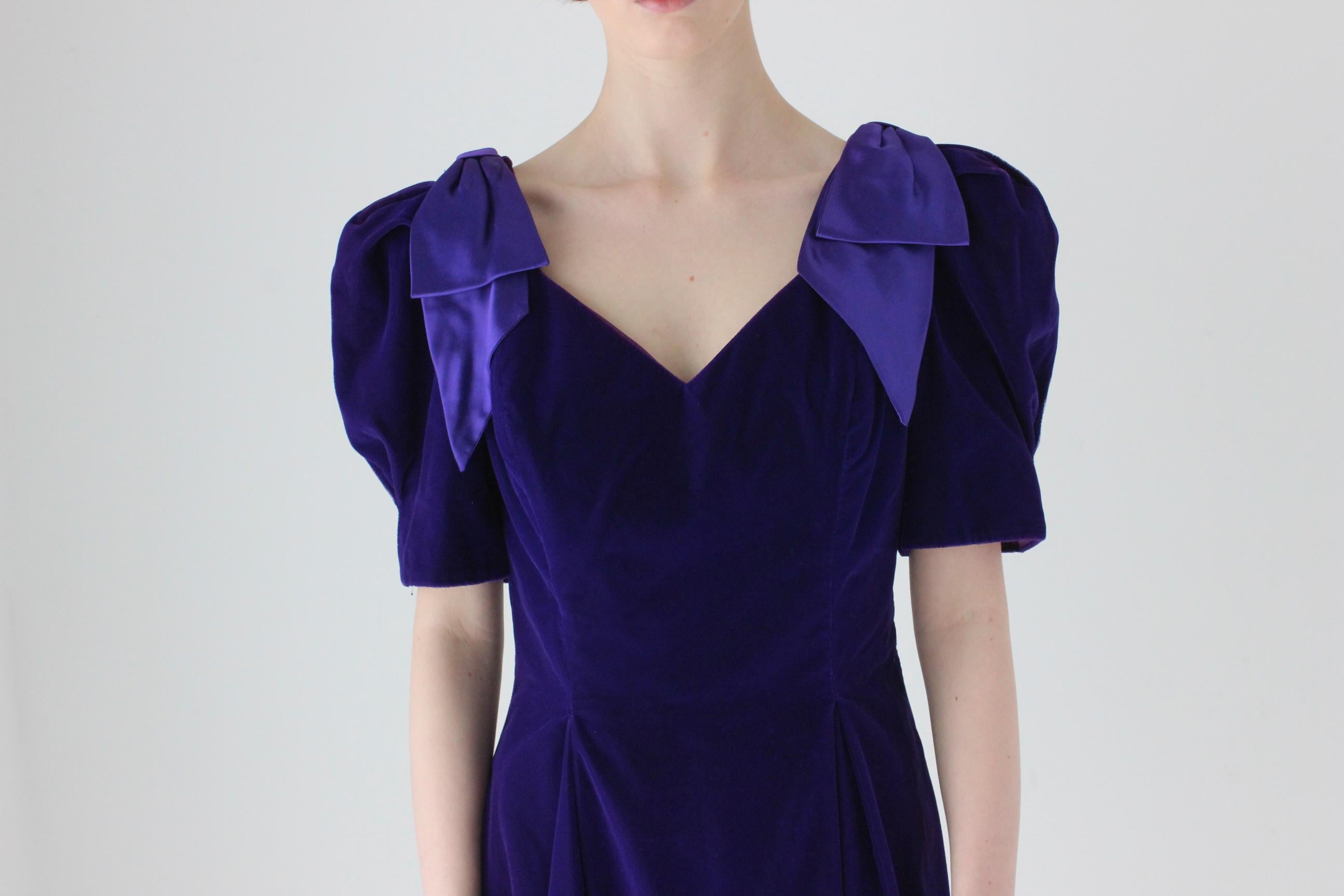 Divine 80s Velvet Fitted Hourglass Puff Sleeve Cocktail Dress