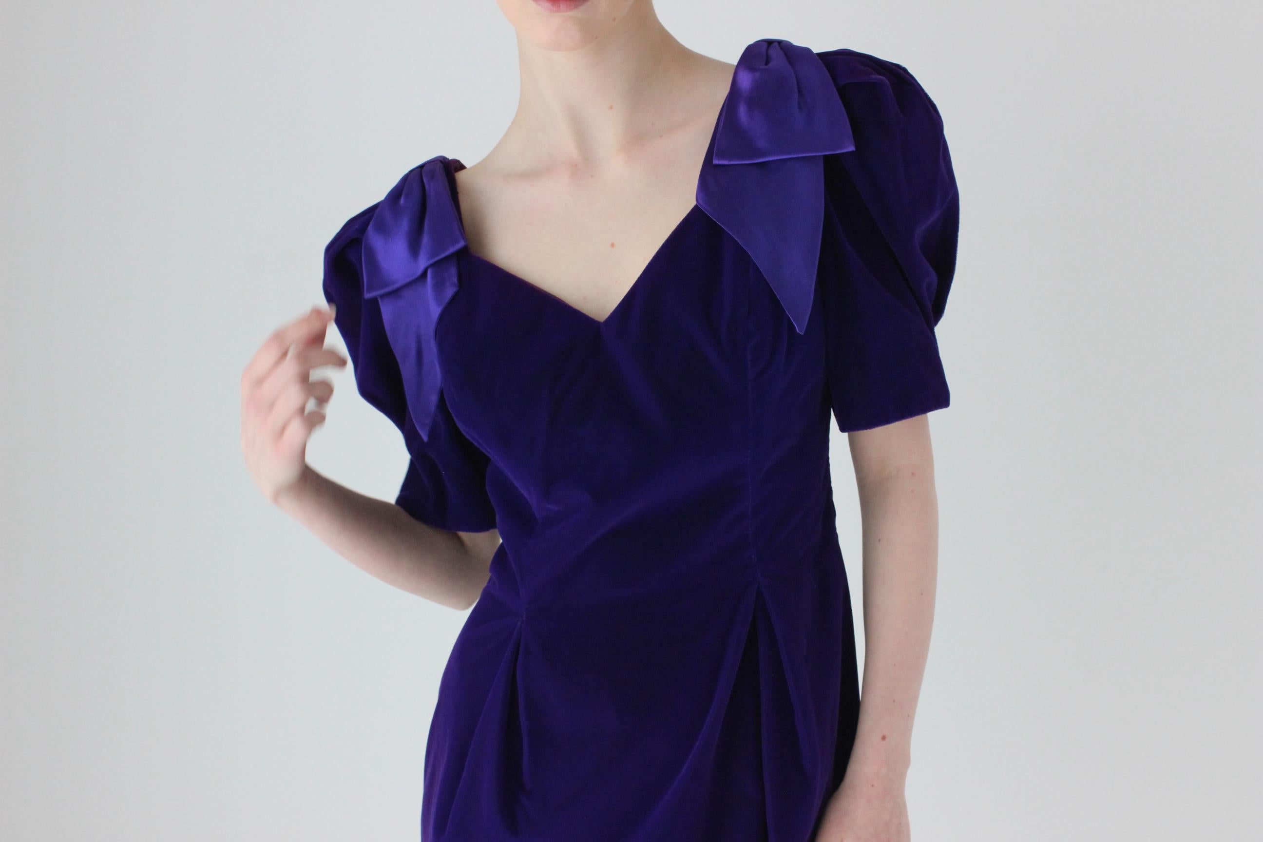 Divine 80s Velvet Fitted Hourglass Puff Sleeve Cocktail Dress