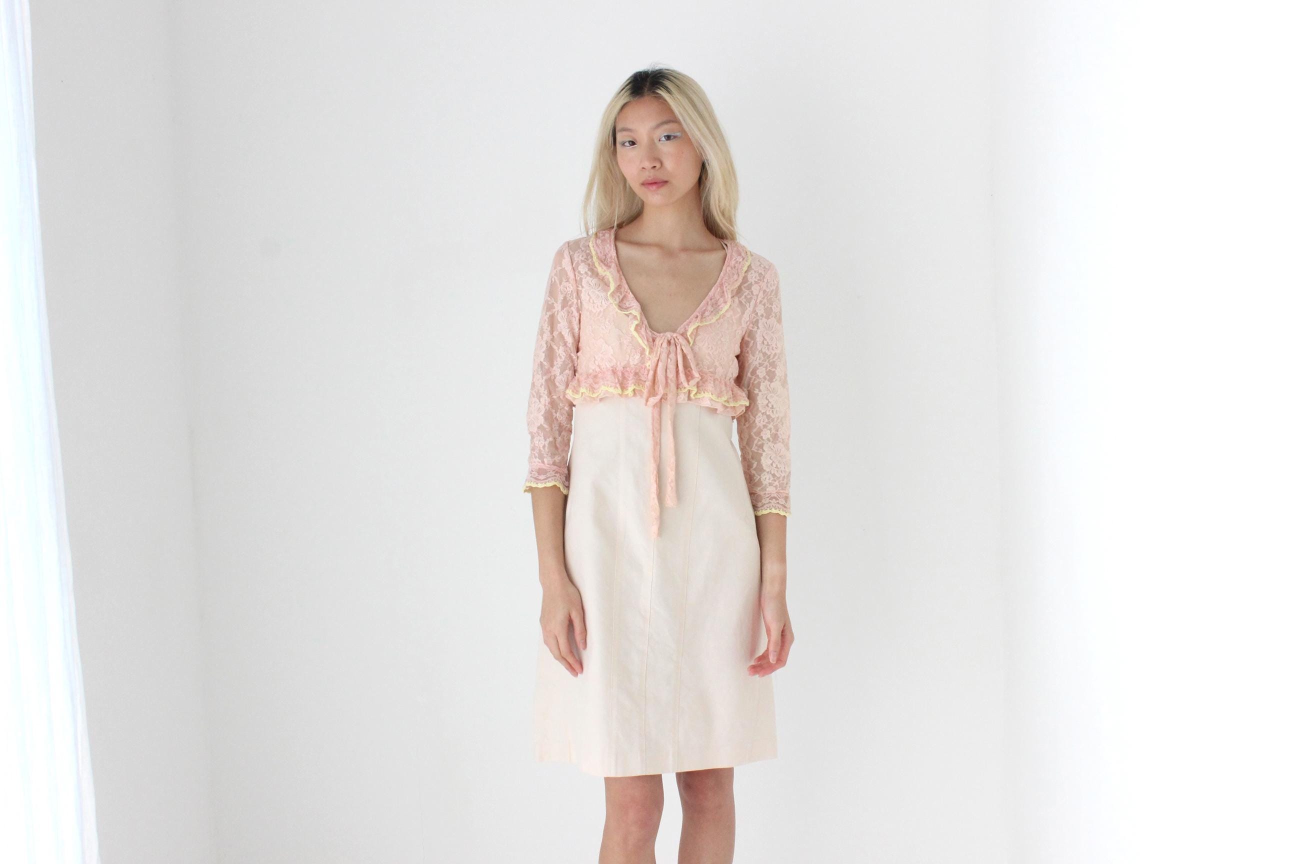 FUTURISM Y2K Pink Lace Fairy Ruffle Tie Front Crop