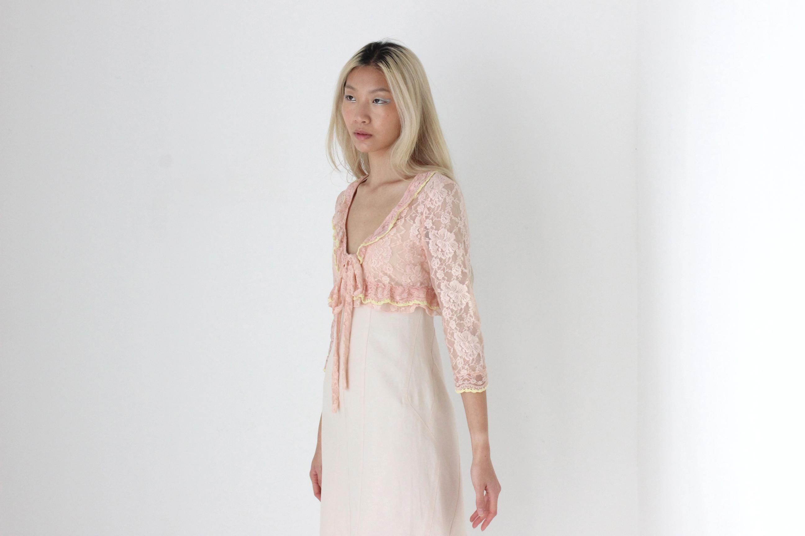 FUTURISM Y2K Pink Lace Fairy Ruffle Tie Front Crop