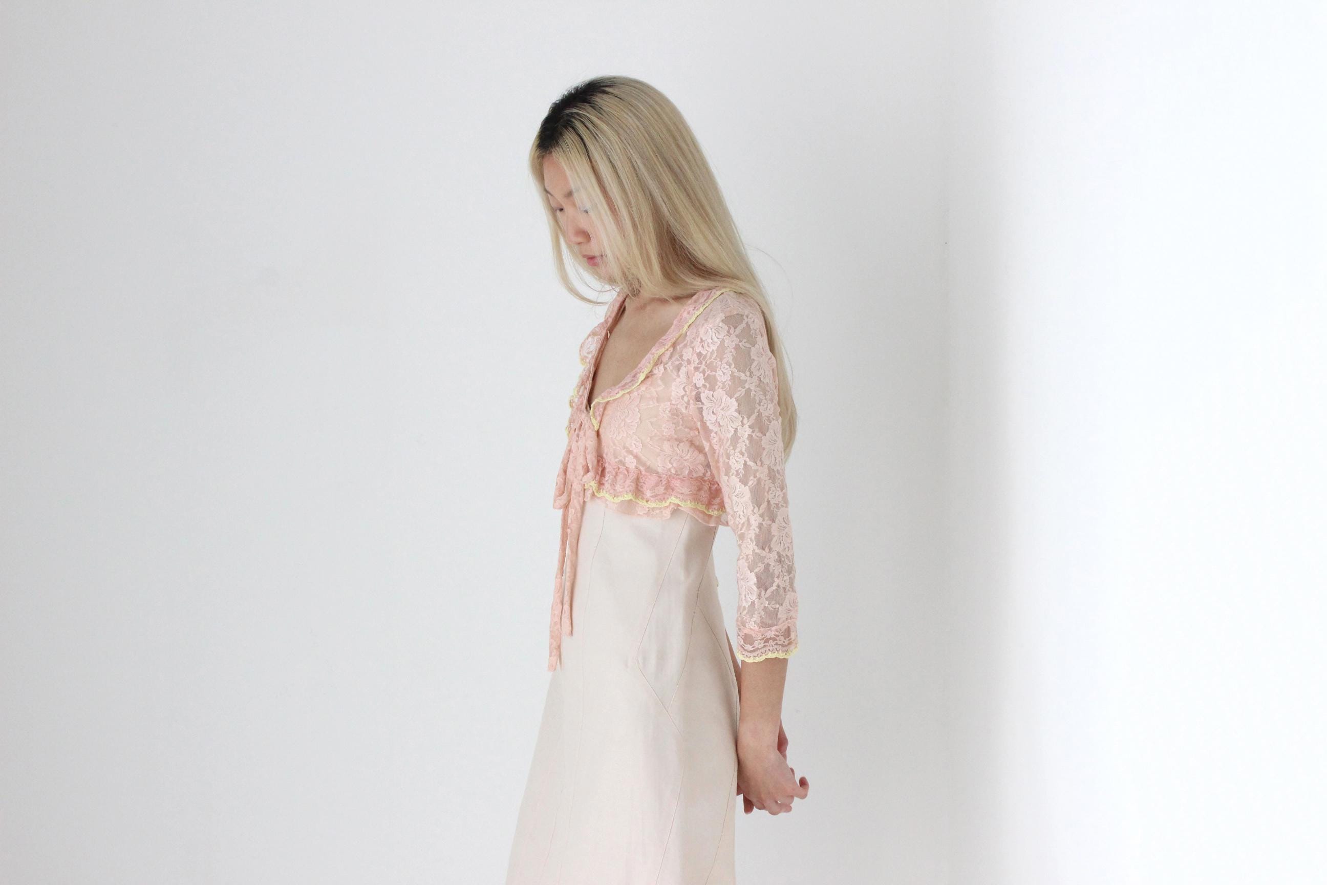 FUTURISM Y2K Pink Lace Fairy Ruffle Tie Front Crop