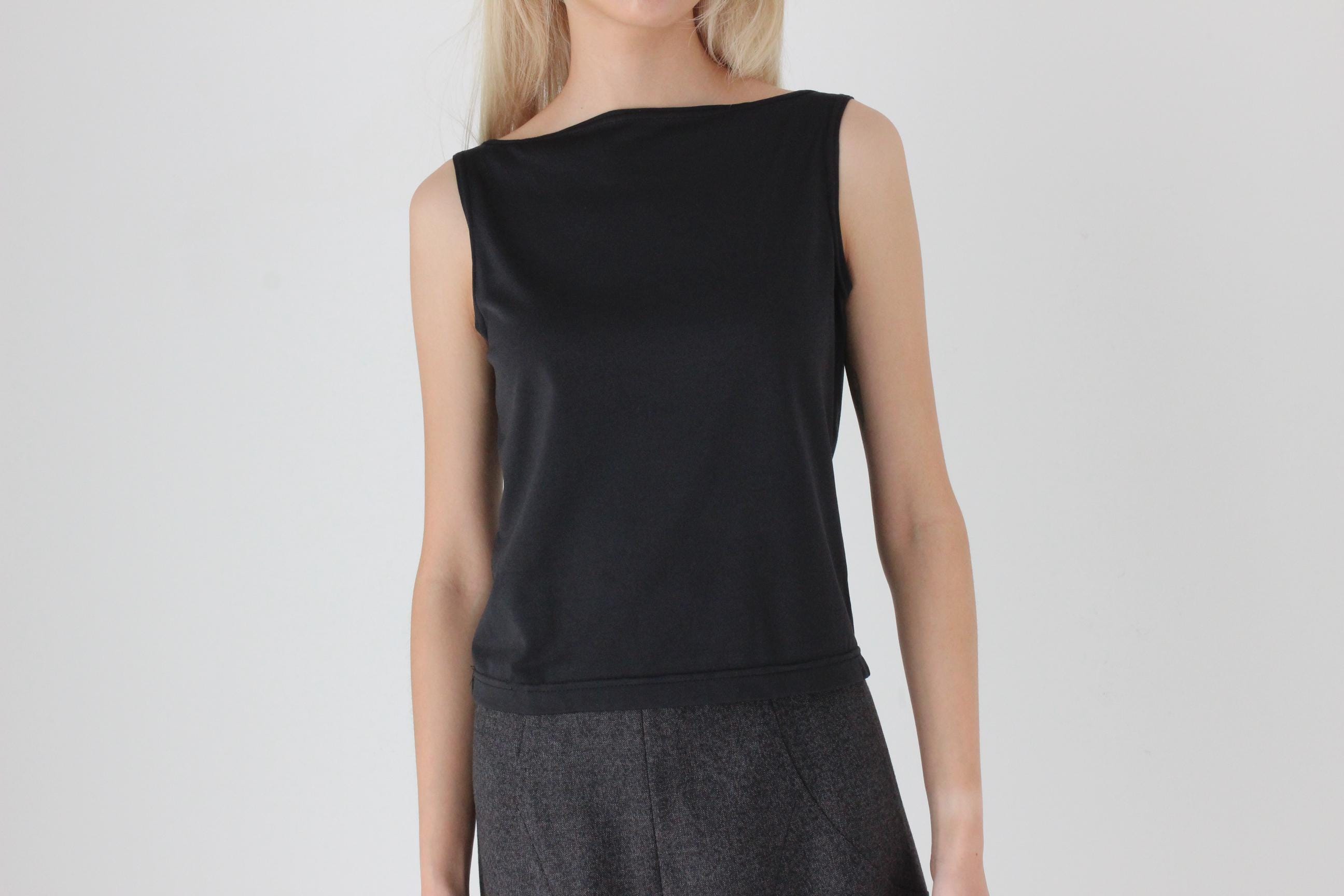 FUTURISM 90s Minimal High Neck Tank