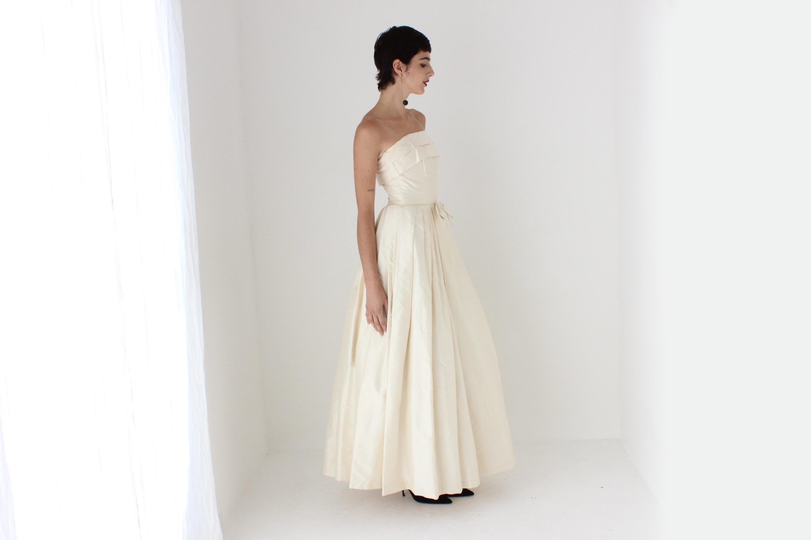 Sublime 90s Silk Taffeta Strapless Bridal Gown w/ Organza Shawl
