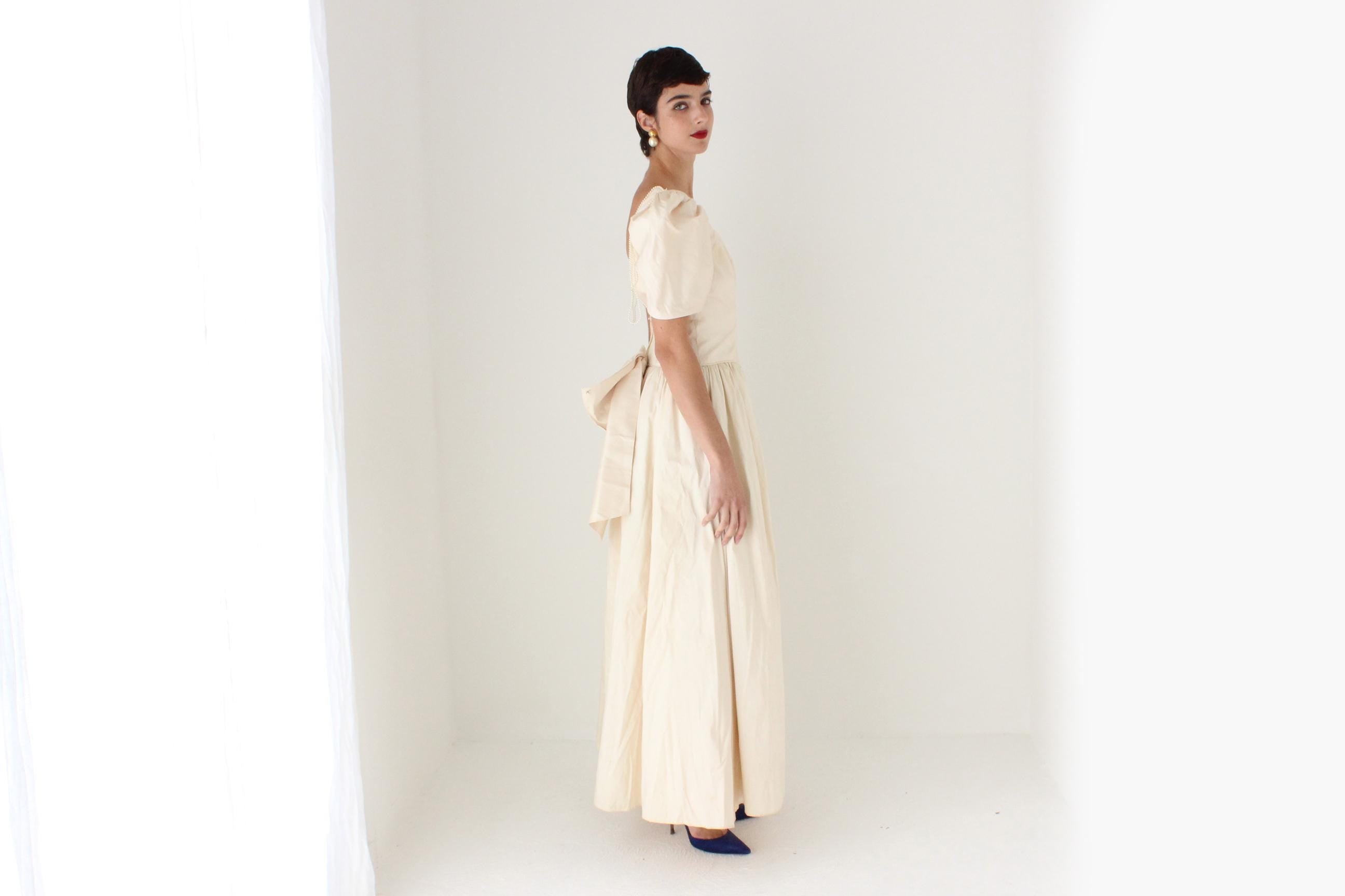 80s Mariana Hardwick Pure Silk Basque Waist Sweetheart Puff Sleeve Wedding Gown