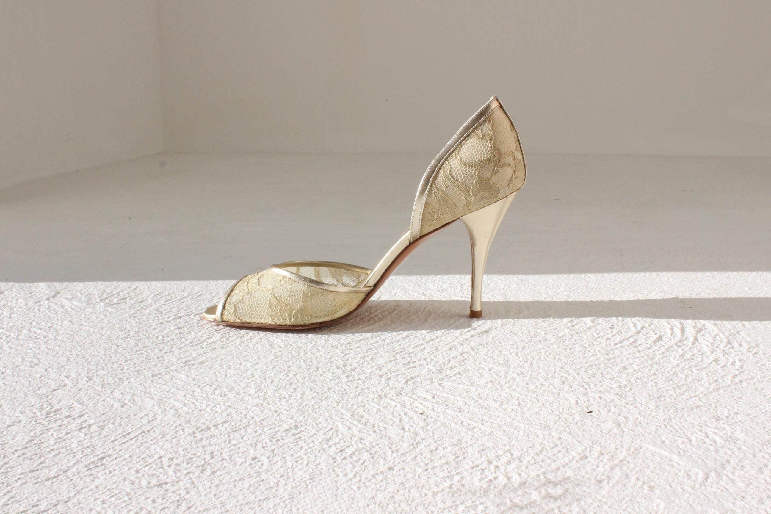 2000s Stuart Weitzman Gold Lace Peep Toe Heels - Euro 40
